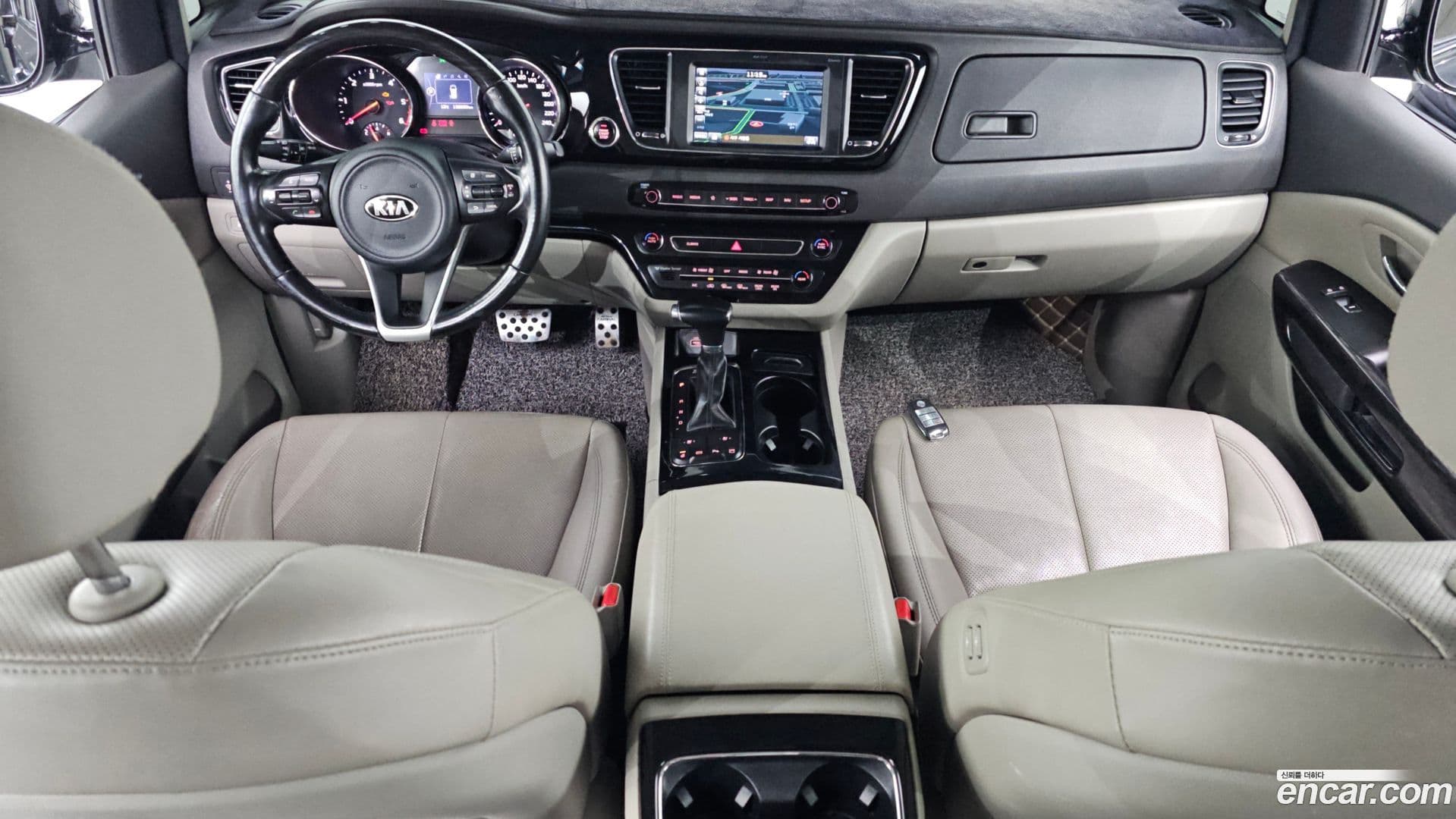 Main__Slider__Photo:Canival Kia 2018.0-6