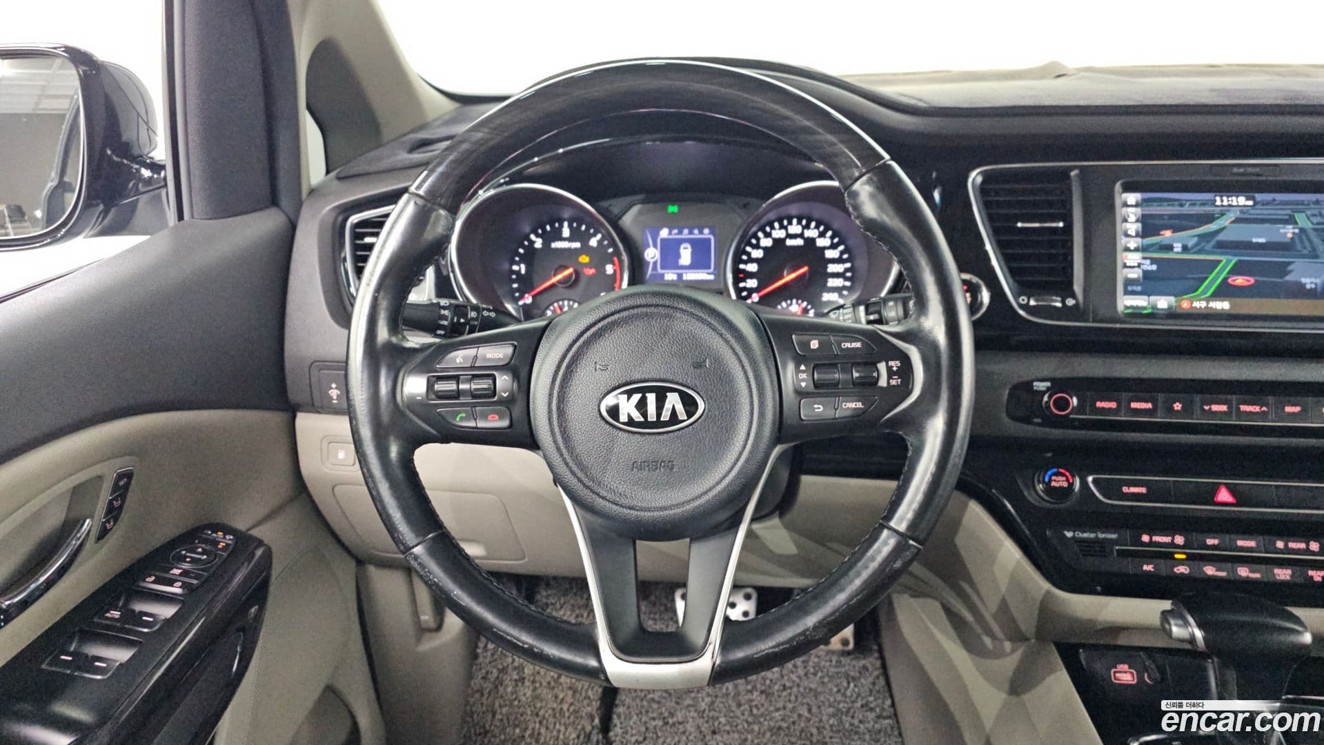 Main__Slider__Photo:Canival Kia 2018.0-11
