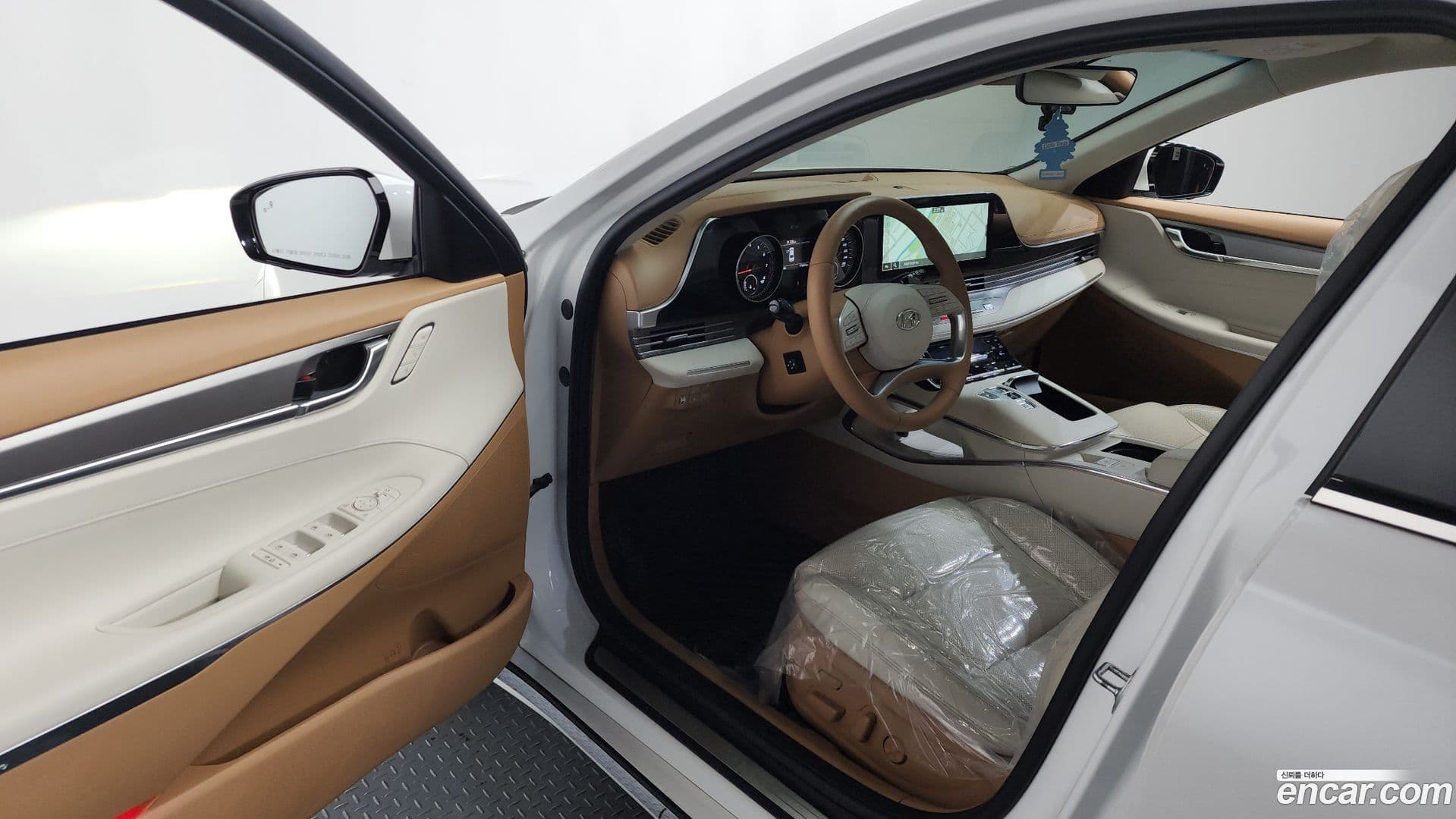 Main__Slider__Photo:Grandeur Hyundai 2020.10-9