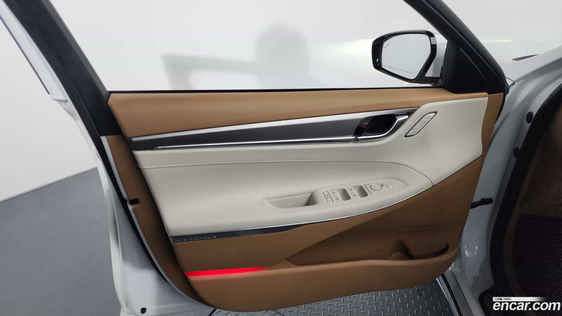 Grandeur Hyundai 2020.10-INNER-034