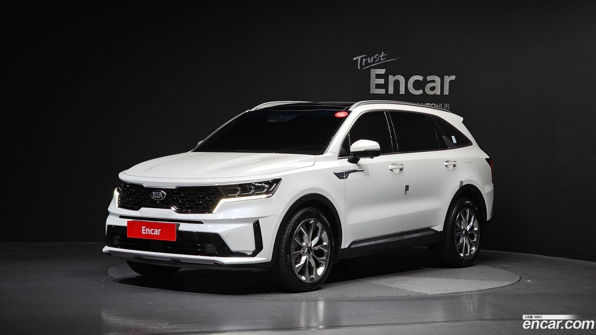 Main__Slider__Photo:Sorento Kia 2021.6-0