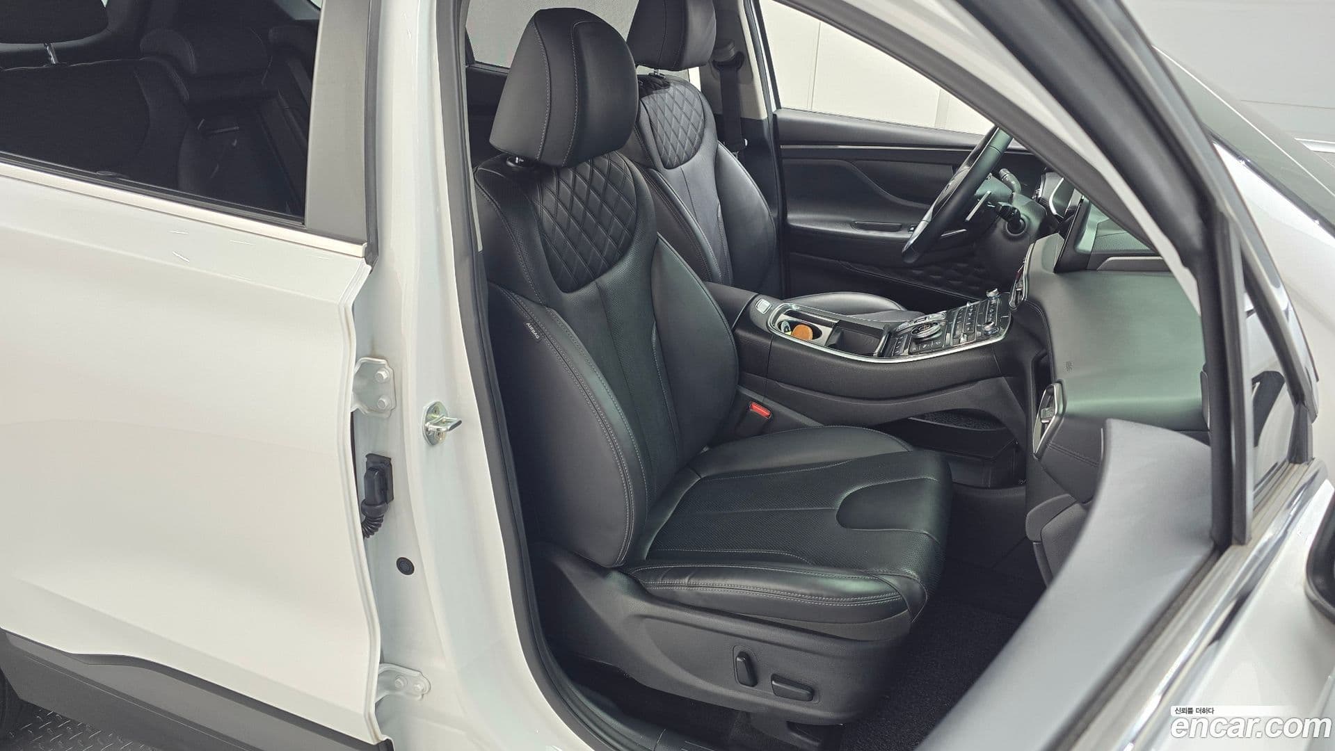 Main__Slider__Photo:Santafe Hyundai 2021.7-11