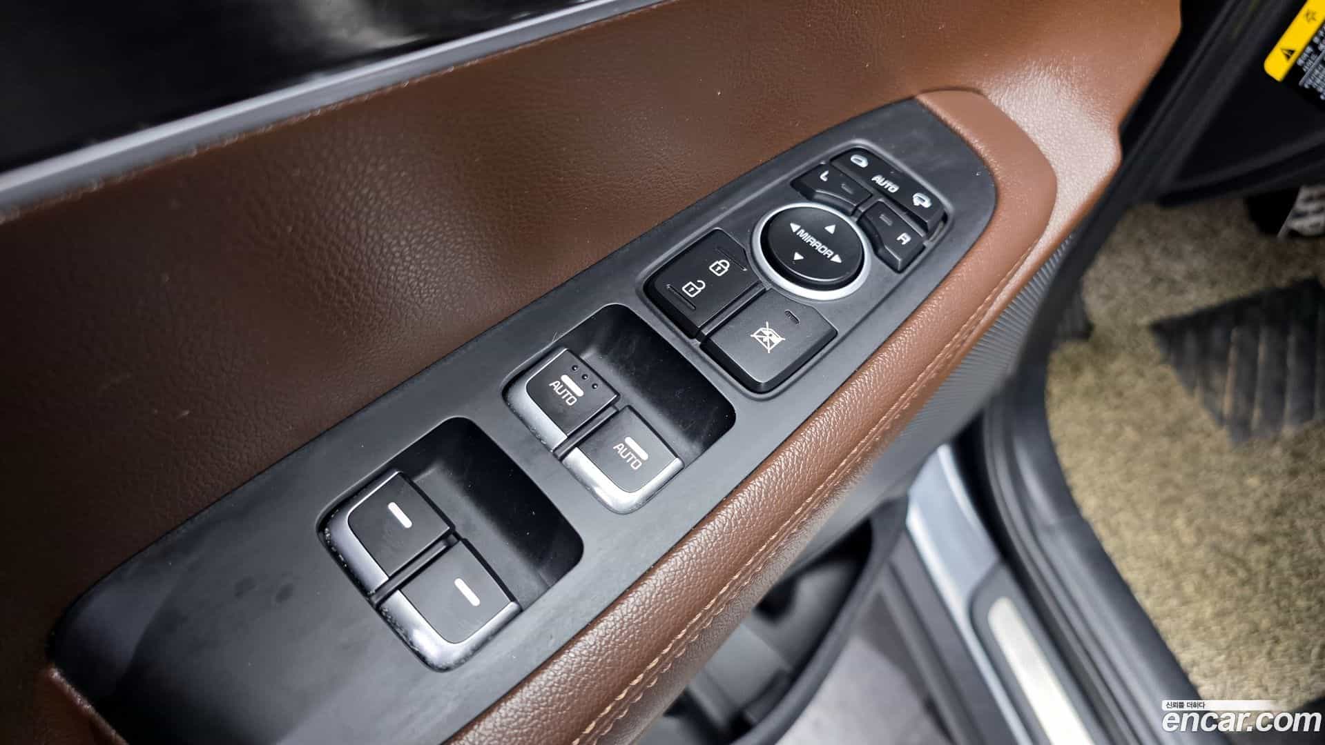 Sorento Kia 2017.0-OPTION-017