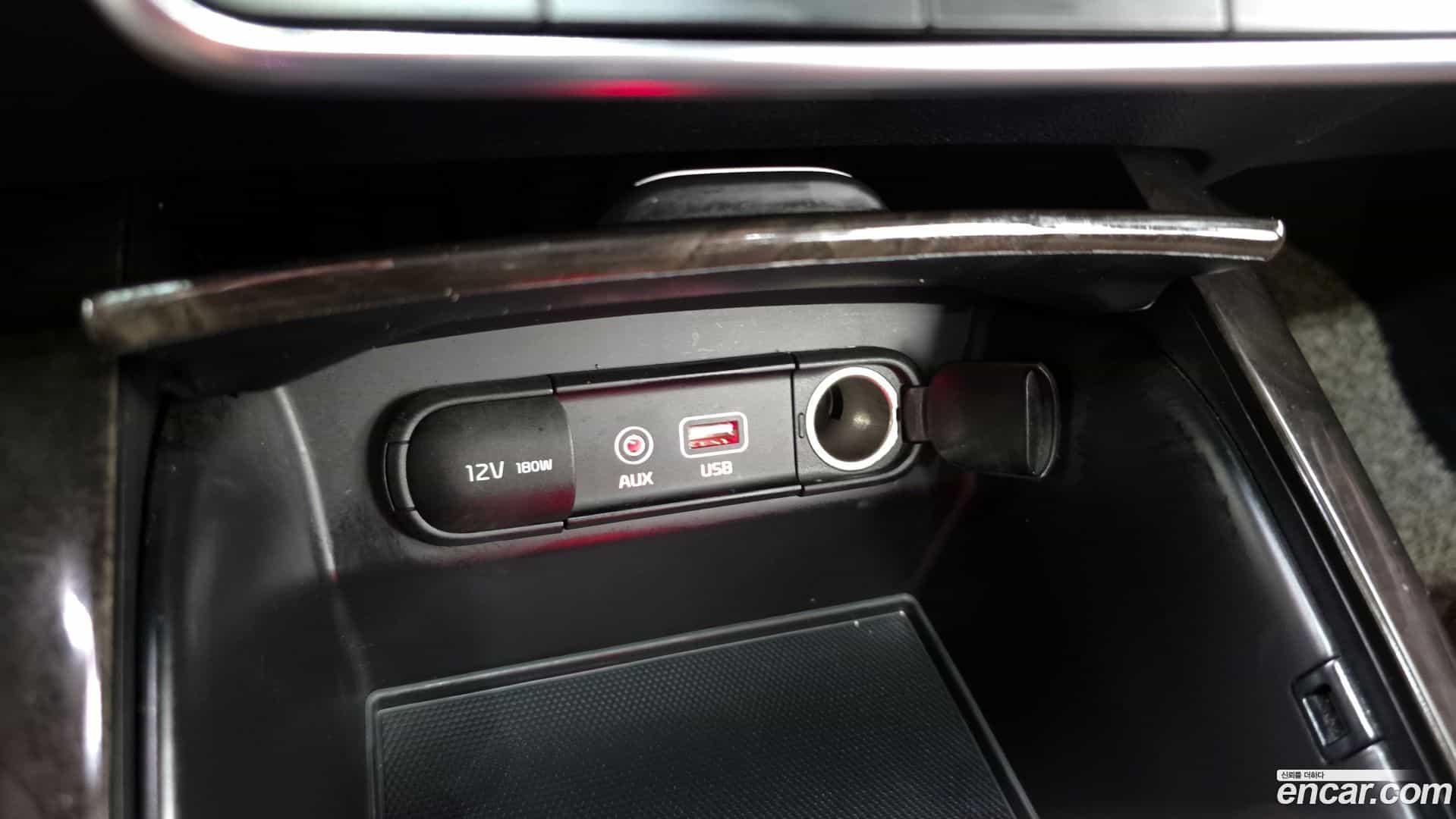 Sorento Kia 2017.0-OPTION-024
