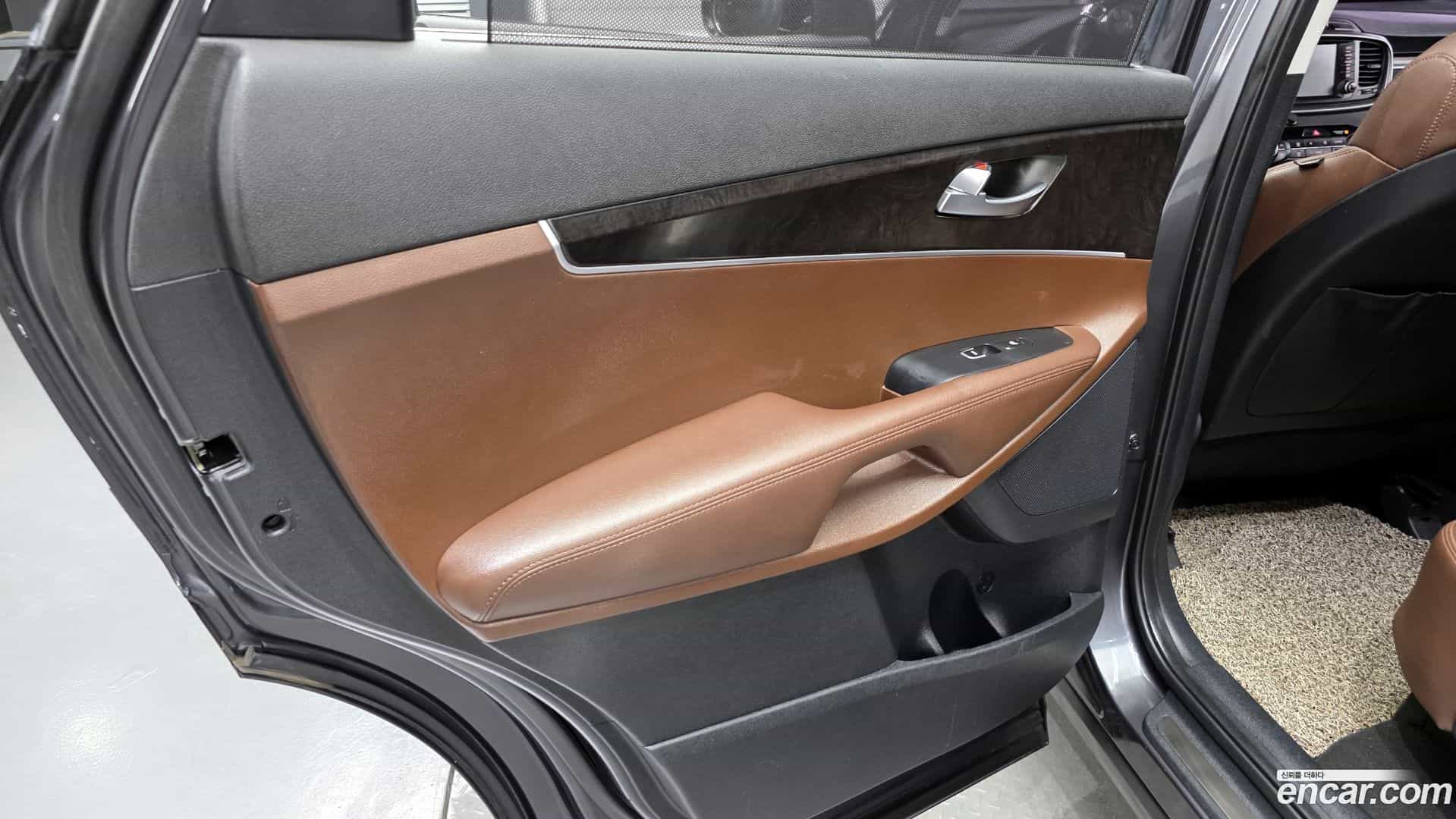 Sorento Kia 2017.0-INNER-035