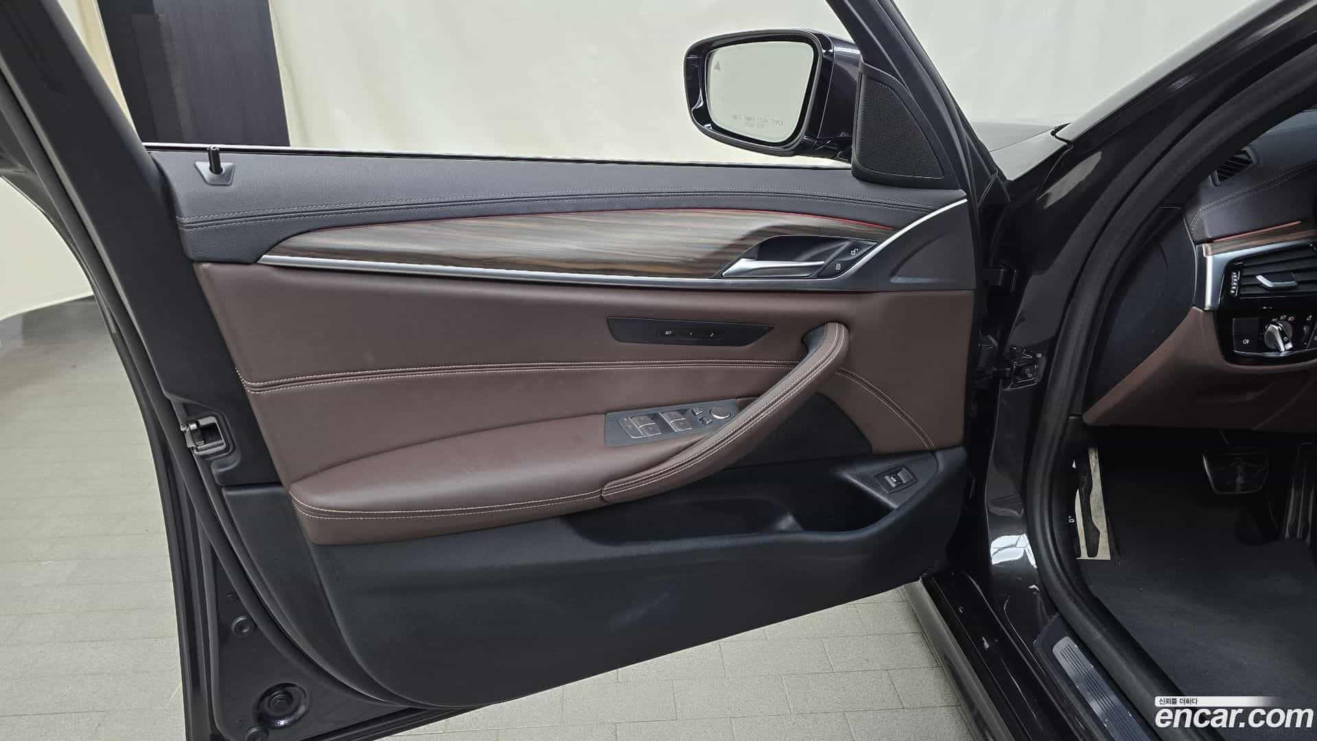 5-Series BMW 2020.10-INNER-034