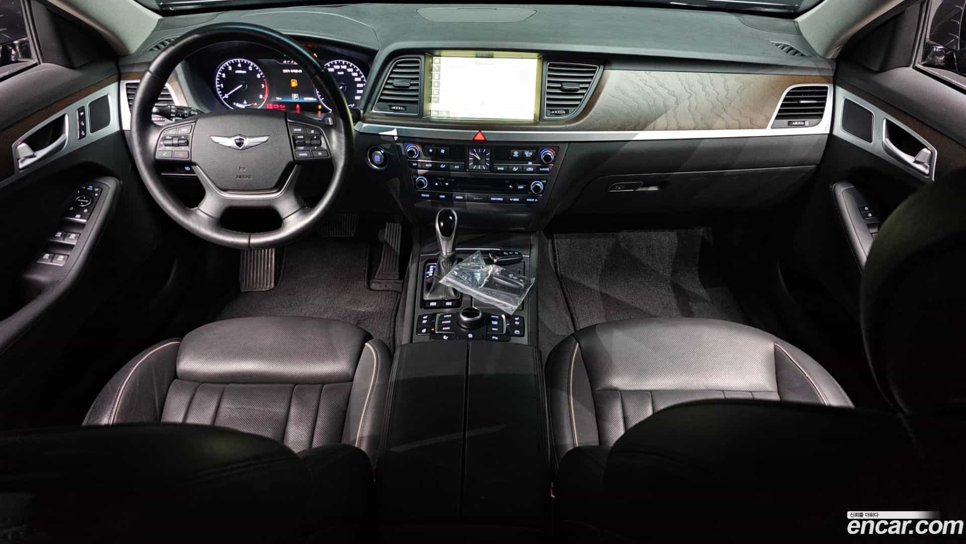 Genesis Hyundai 2014.1-INNER-007