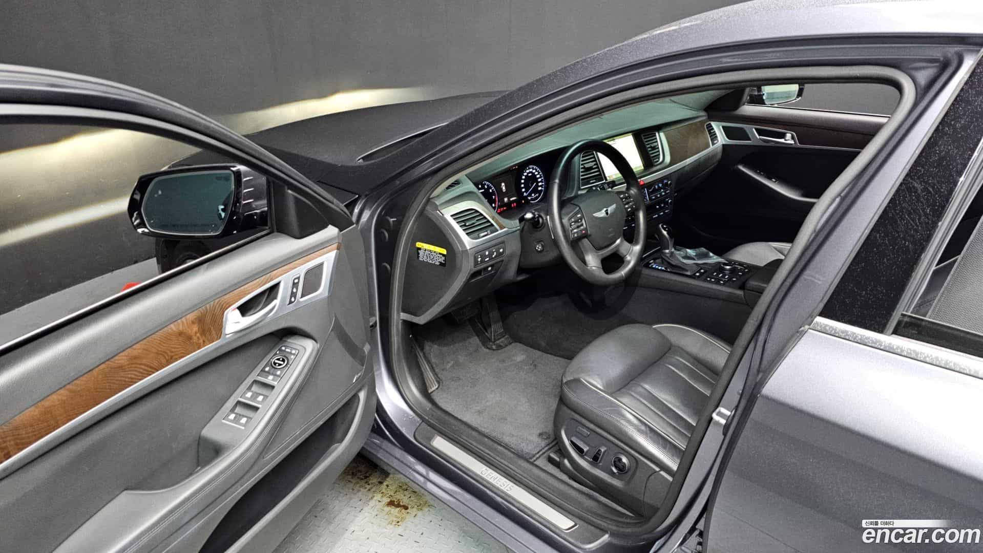Genesis Hyundai 2014.1-INNER-010