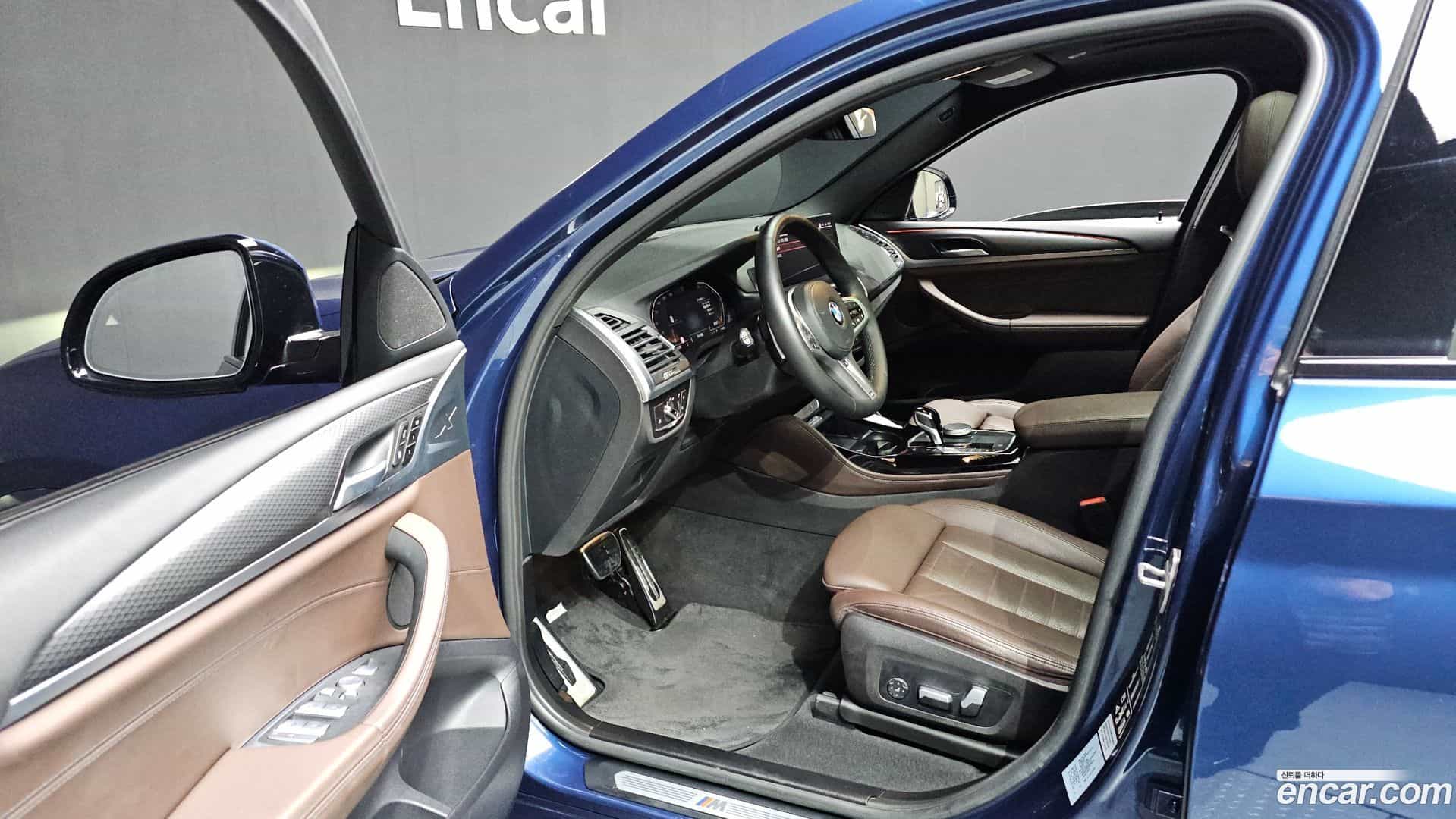 X4 BMW 2023.1-INNER-010
