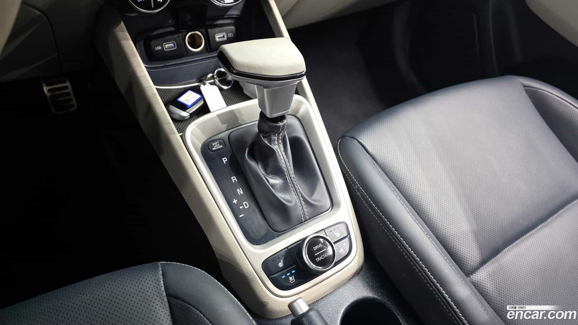 Venue Hyundai 2022.3-INNER-009