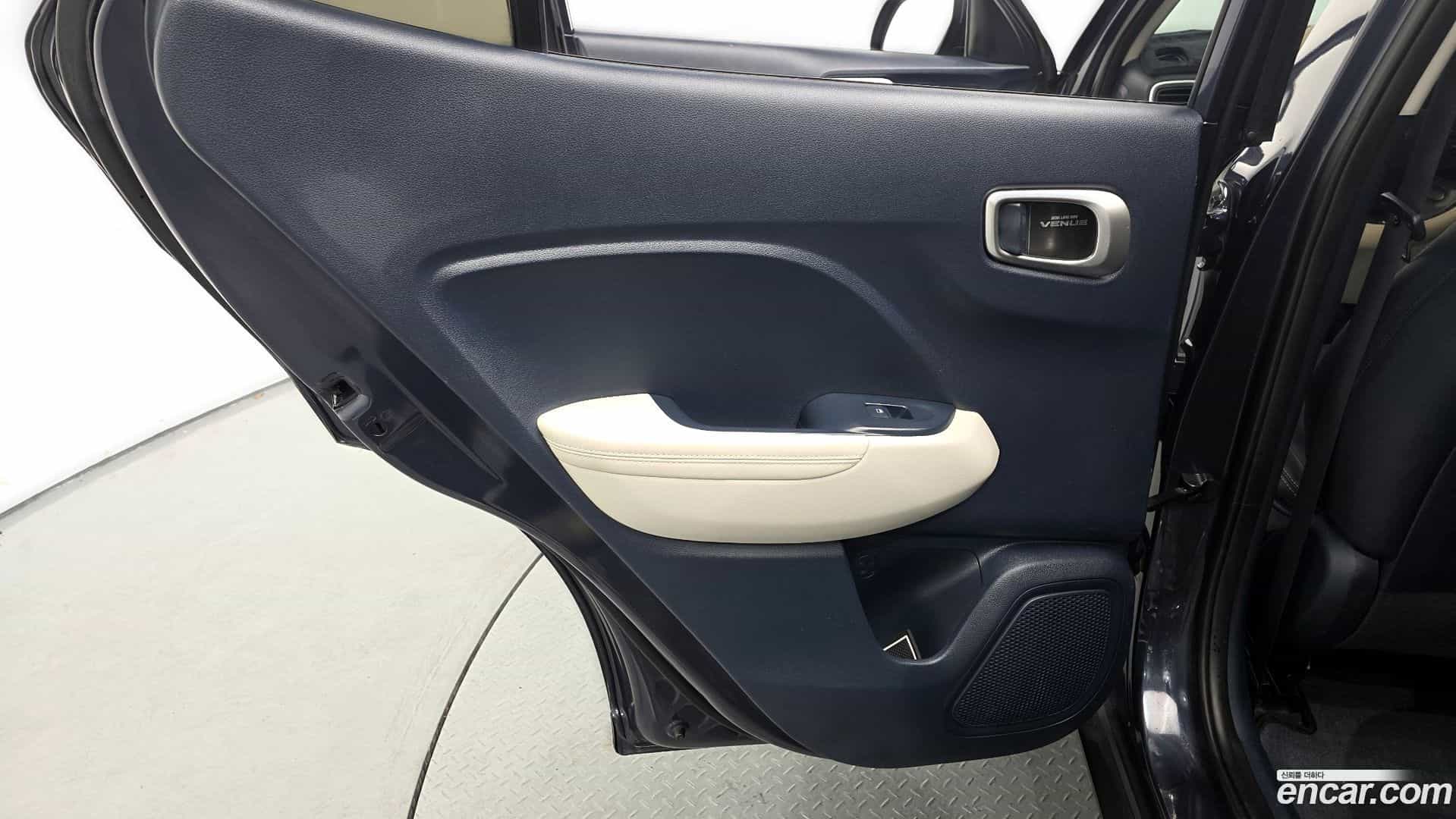 Venue Hyundai 2022.3-INNER-035