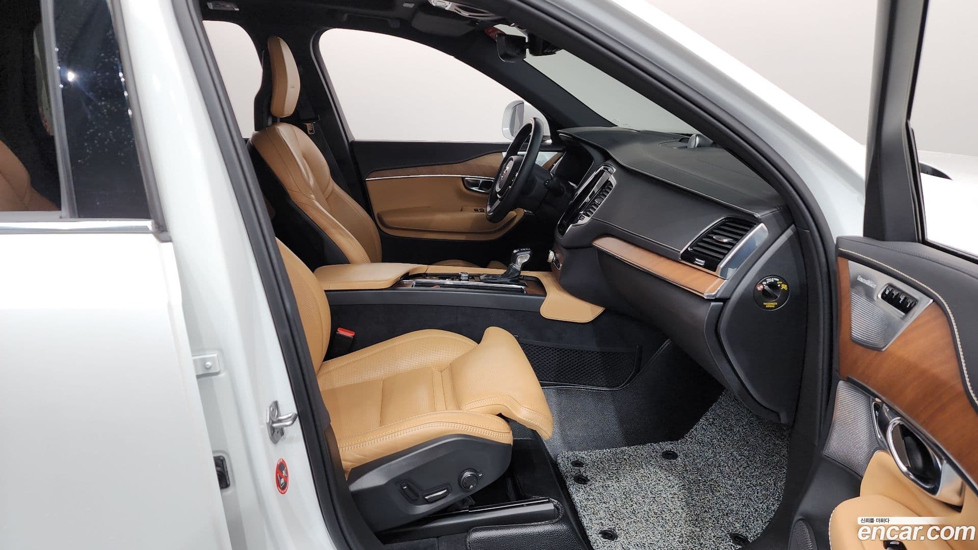 Main__Slider__Photo:XC90 Volvo 2020.5-10
