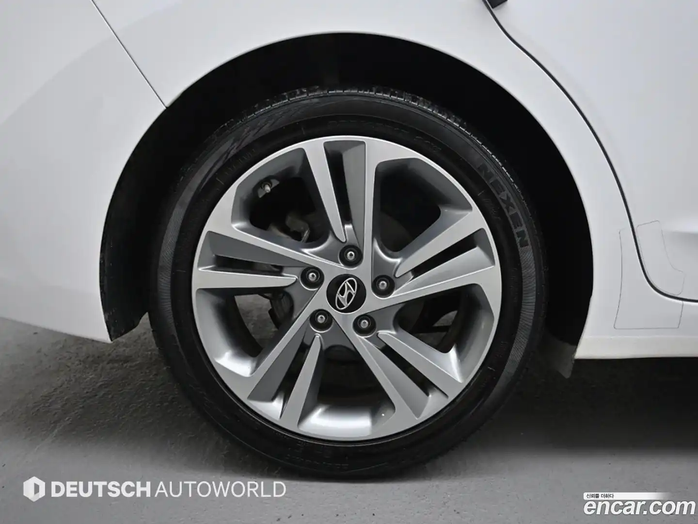 AVANTE Hyundai 2018.1-OUTER-005