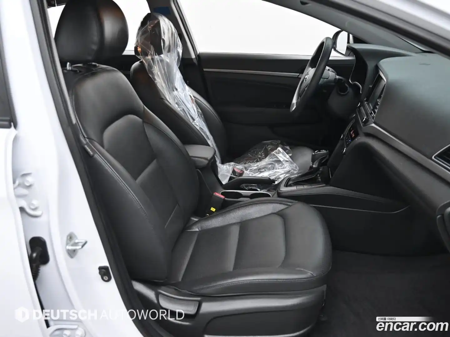 AVANTE Hyundai 2018.1-INNER-010