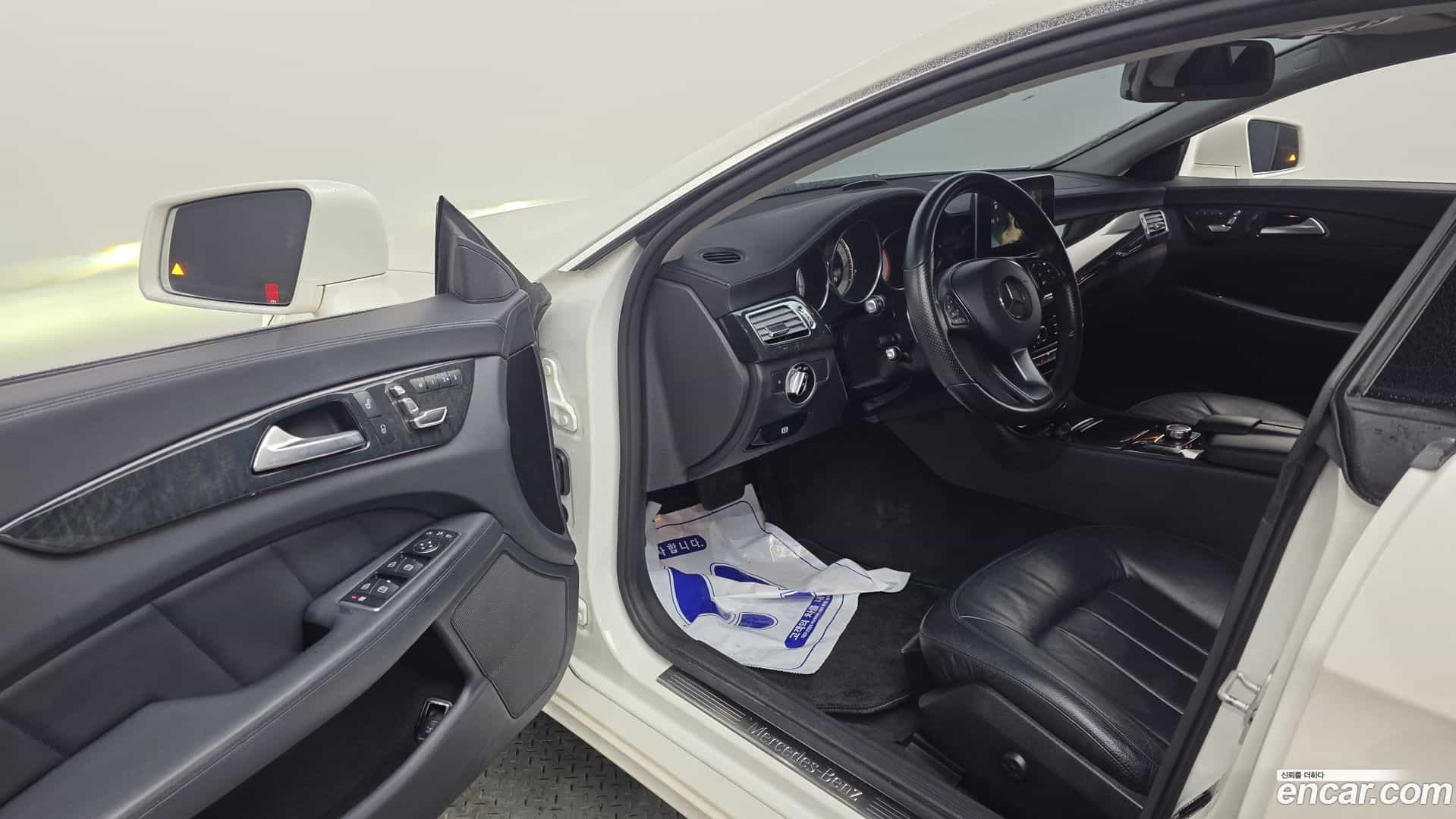 CLS-Class Mercedes-Benz 2015.8-INNER-010
