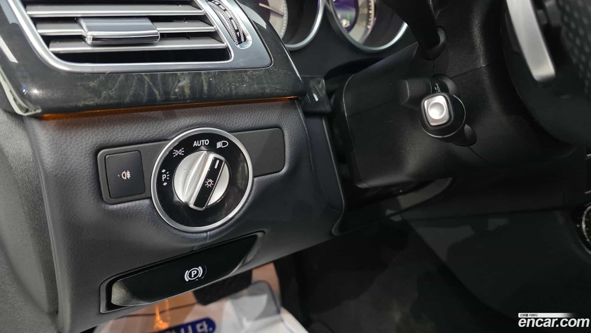 CLS-Class Mercedes-Benz 2015.8-OPTION-023