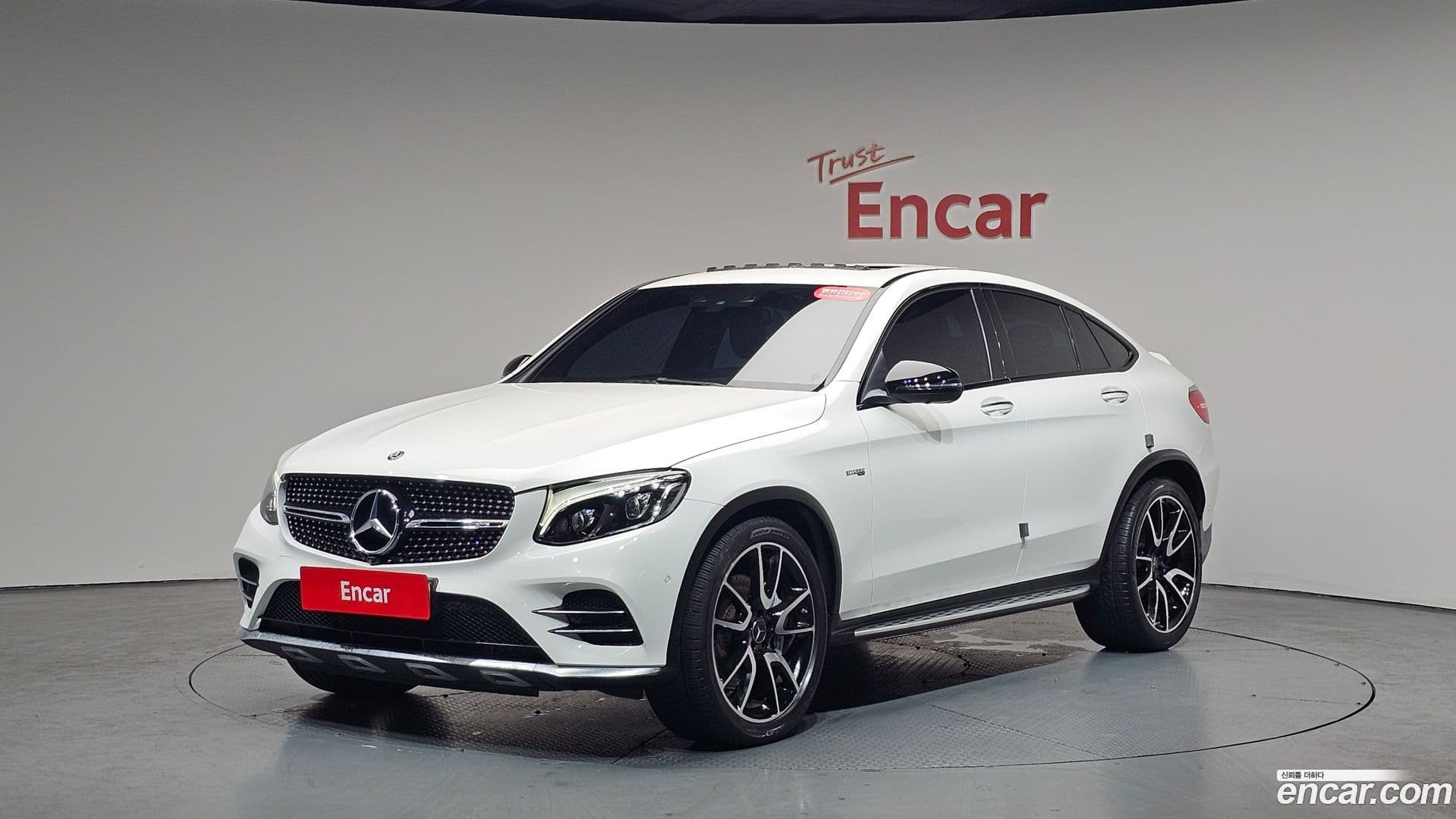 Main__Slider__Photo:GLC-Class Mercedes-Benz 2017.9-10