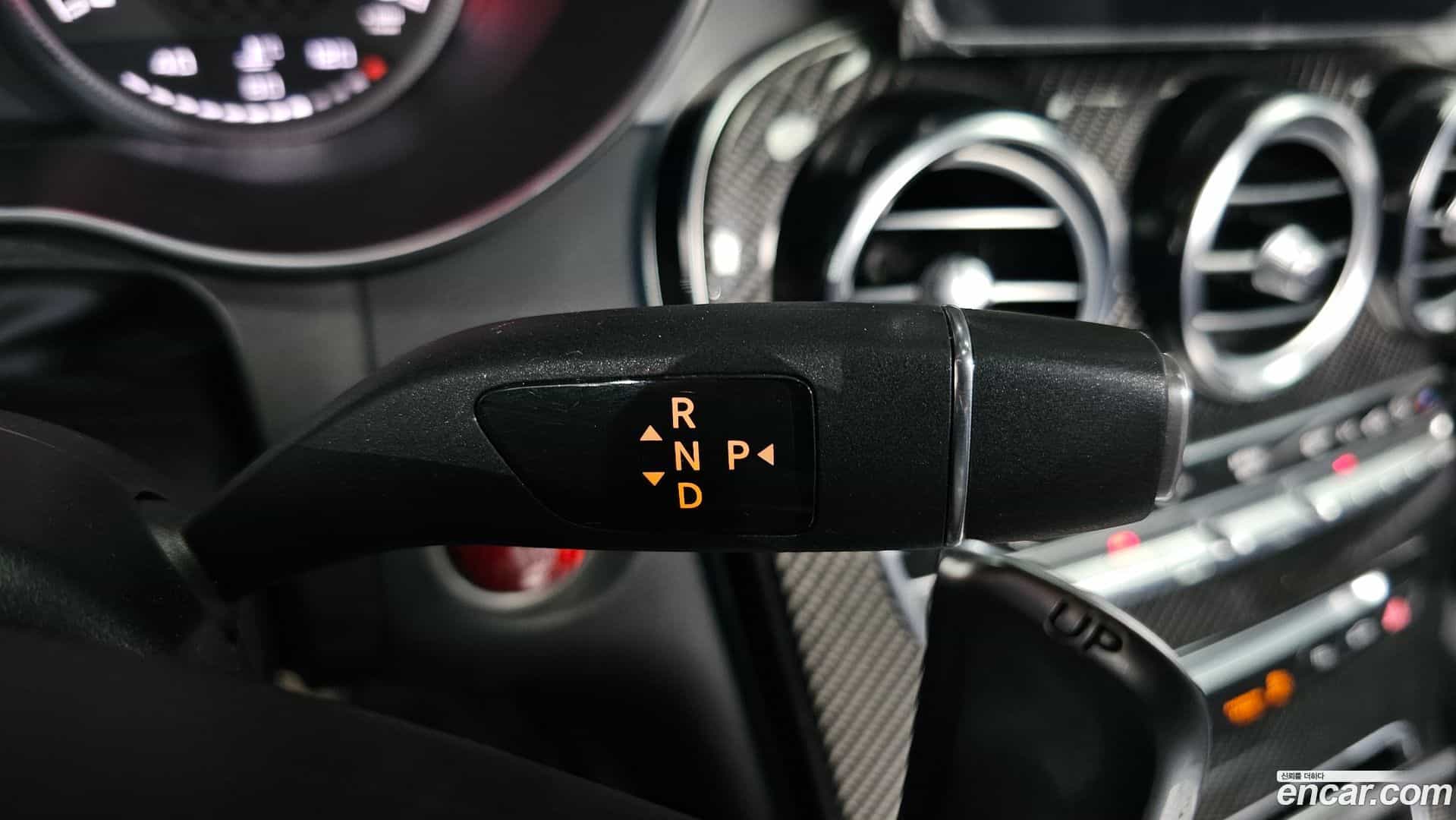 GLC-Class Mercedes-Benz 2017.9-INNER-009