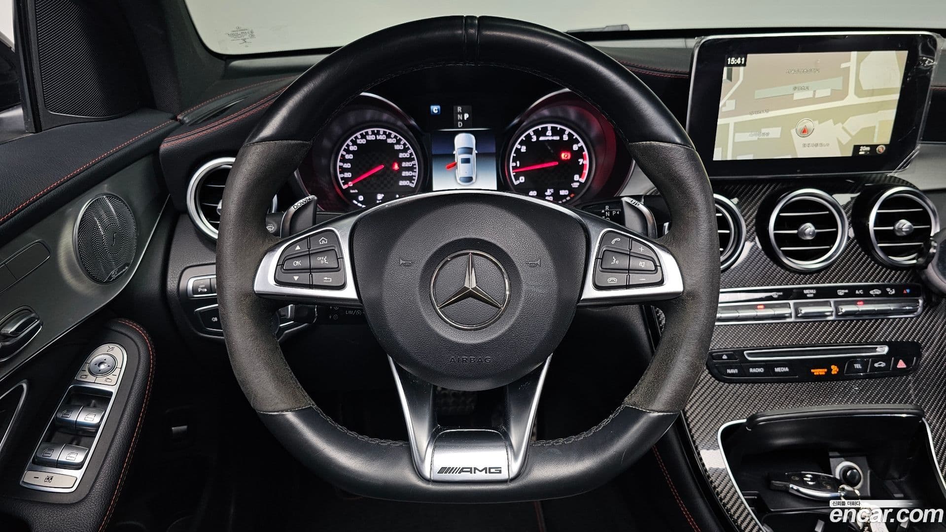Main__Slider__Photo:GLC-Class Mercedes-Benz 2017.9-12