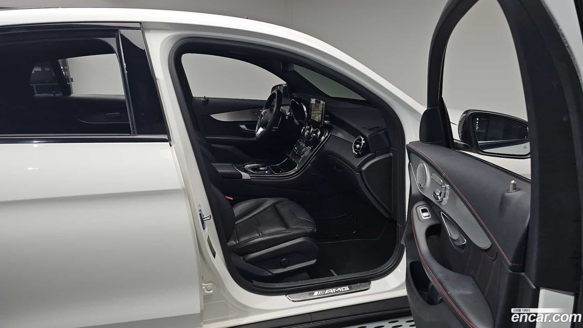GLC-Class Mercedes-Benz 2017.9-INNER-036