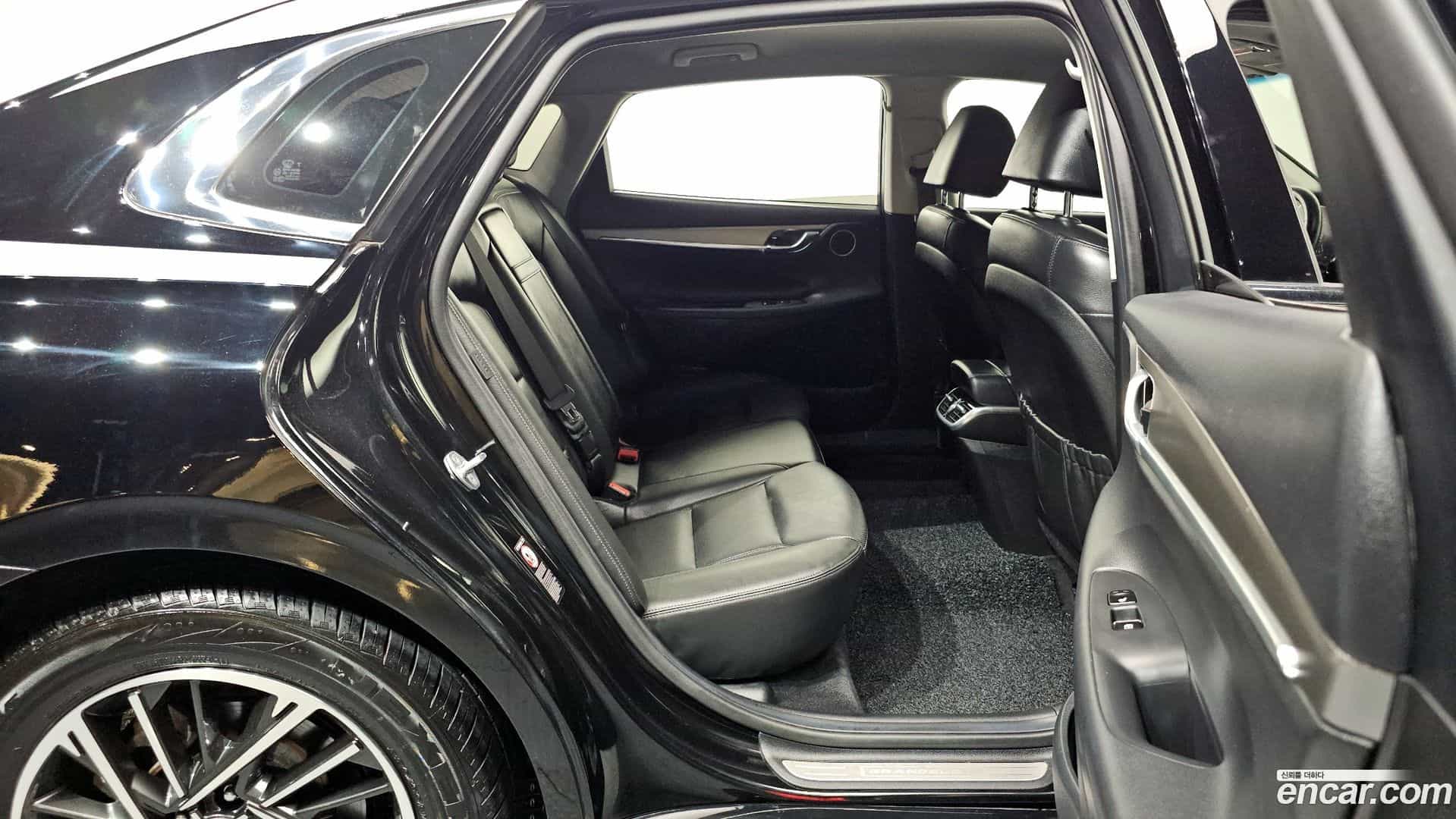 Grandeur Hyundai 2021.2-OPTION-016