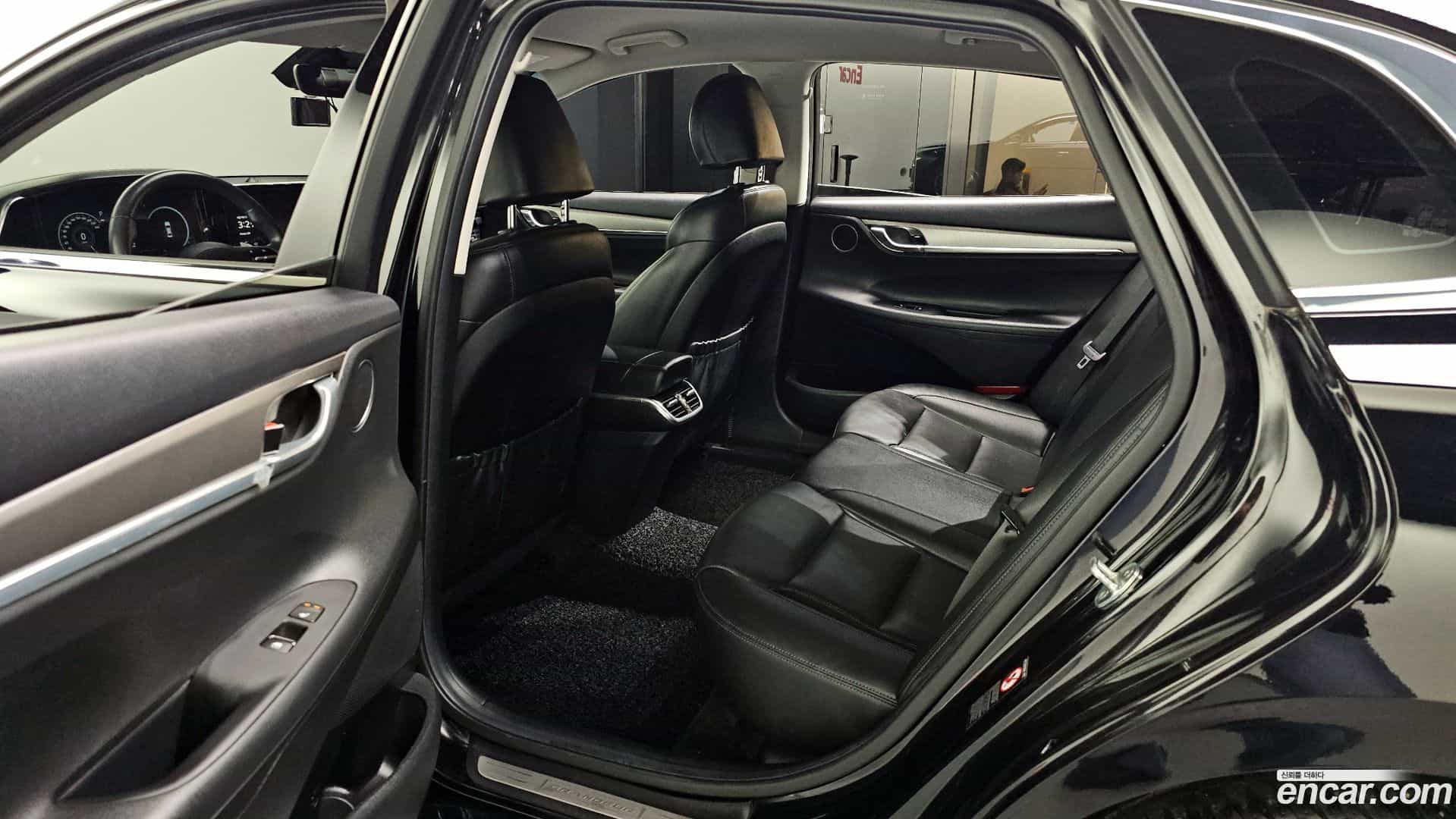 Grandeur Hyundai 2021.2-INNER-036