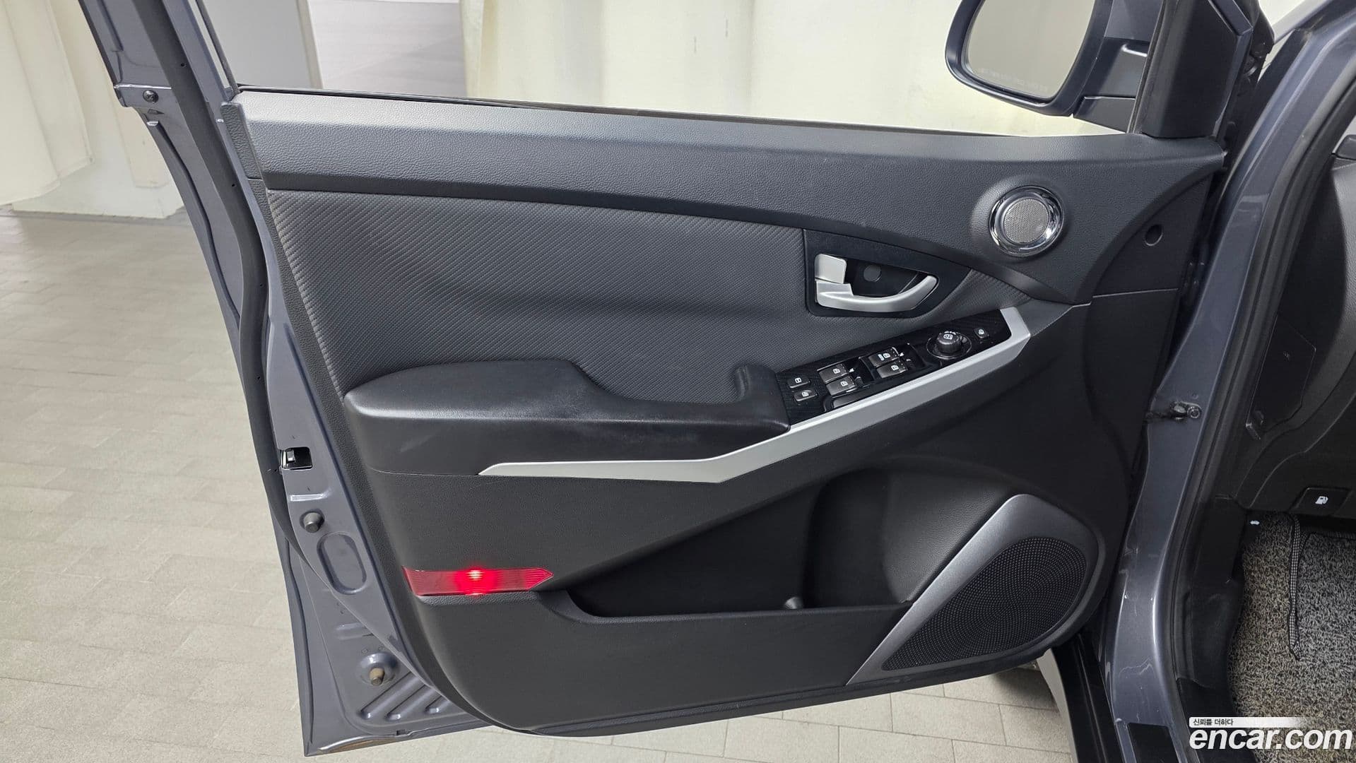 Main__Slider__Photo:KORANDO KG Mobility 2017.5-23