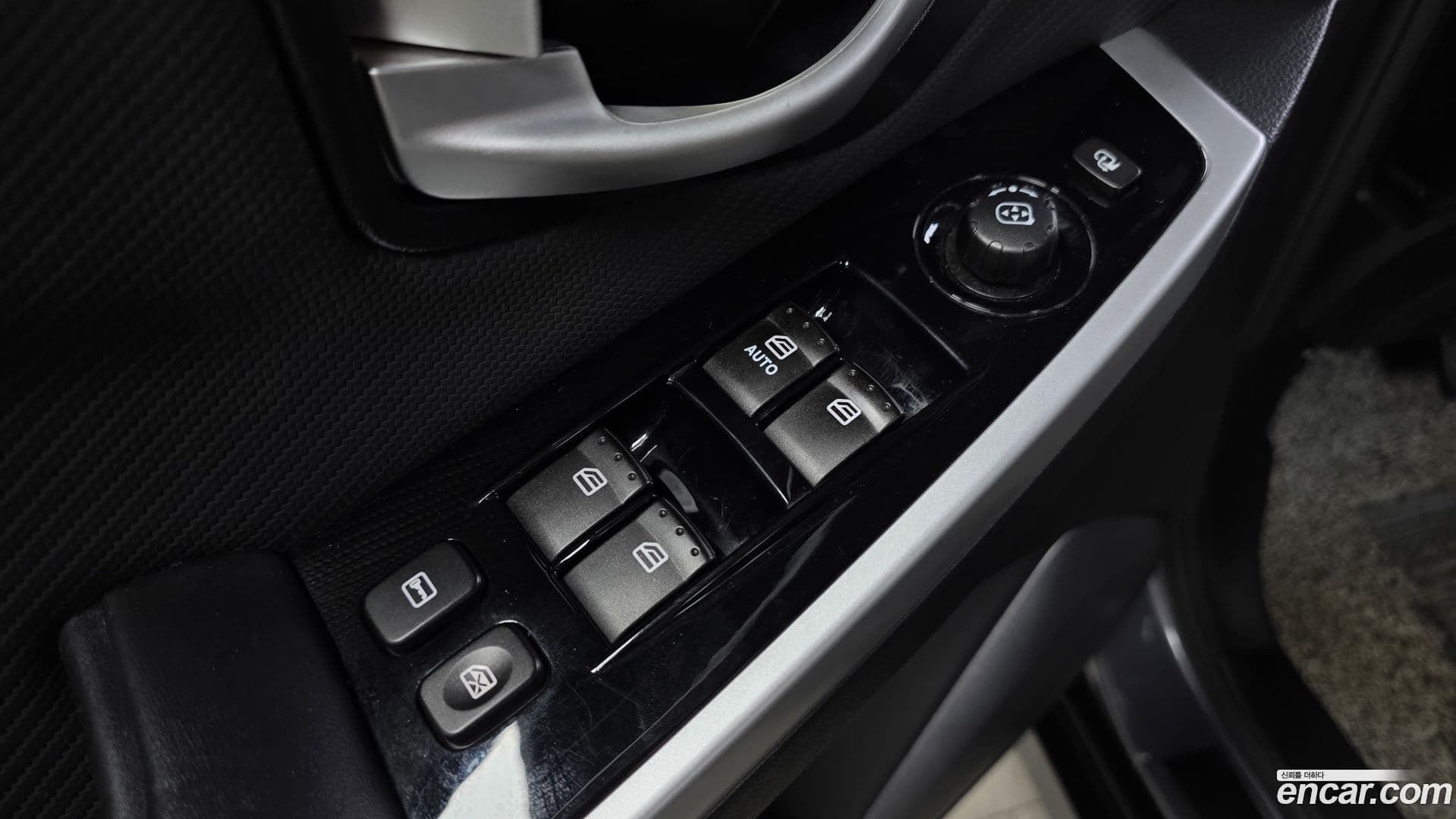 Main__Slider__Photo:KORANDO KG Mobility 2017.5-28