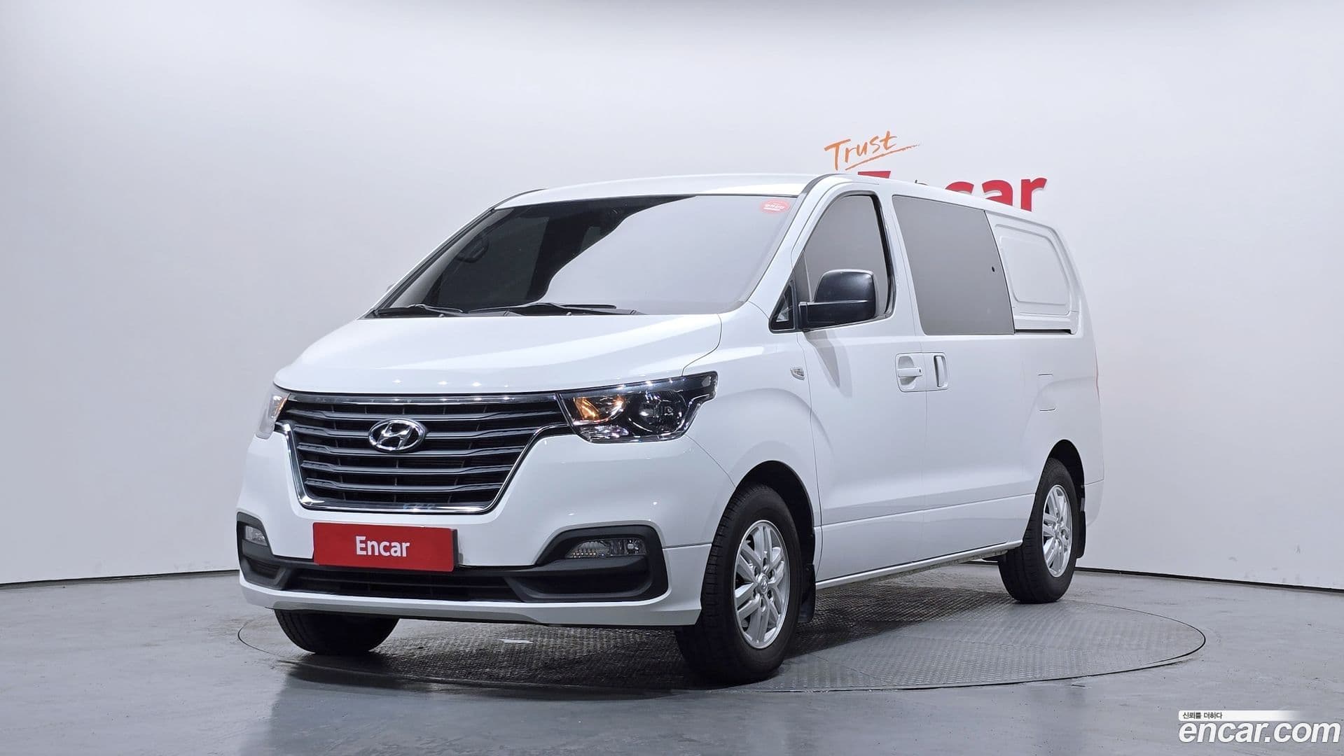 Main__Slider__Photo:Starex Hyundai 2019.4-0