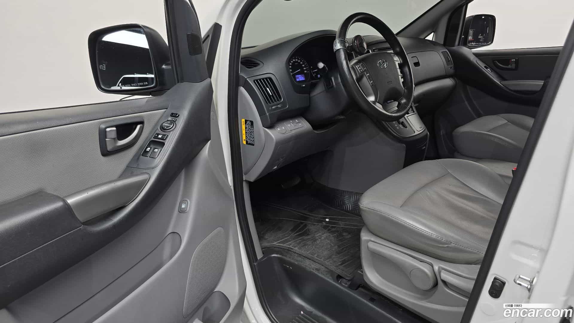 Starex Hyundai 2019.4-INNER-010