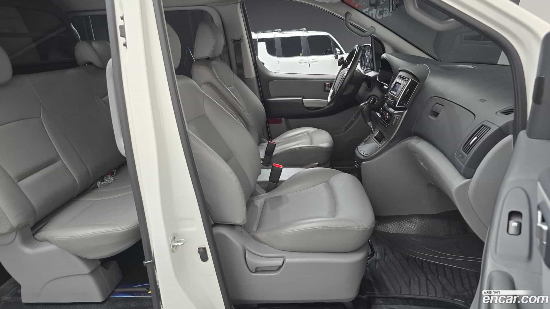 Starex Hyundai 2019.4-OPTION-015
