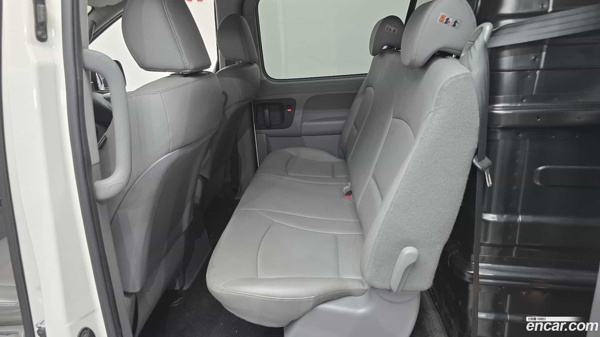 Starex Hyundai 2019.4-OPTION-016