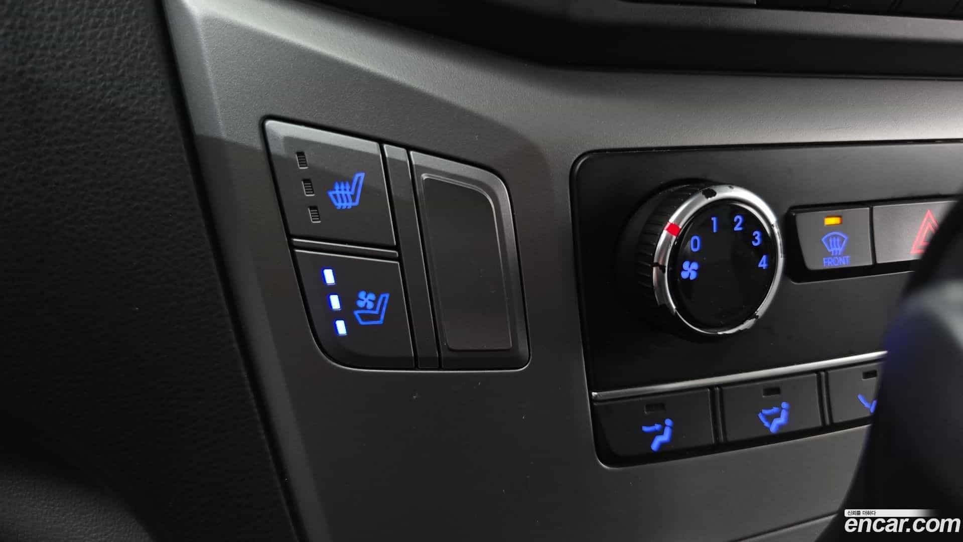 Starex Hyundai 2019.4-OPTION-021