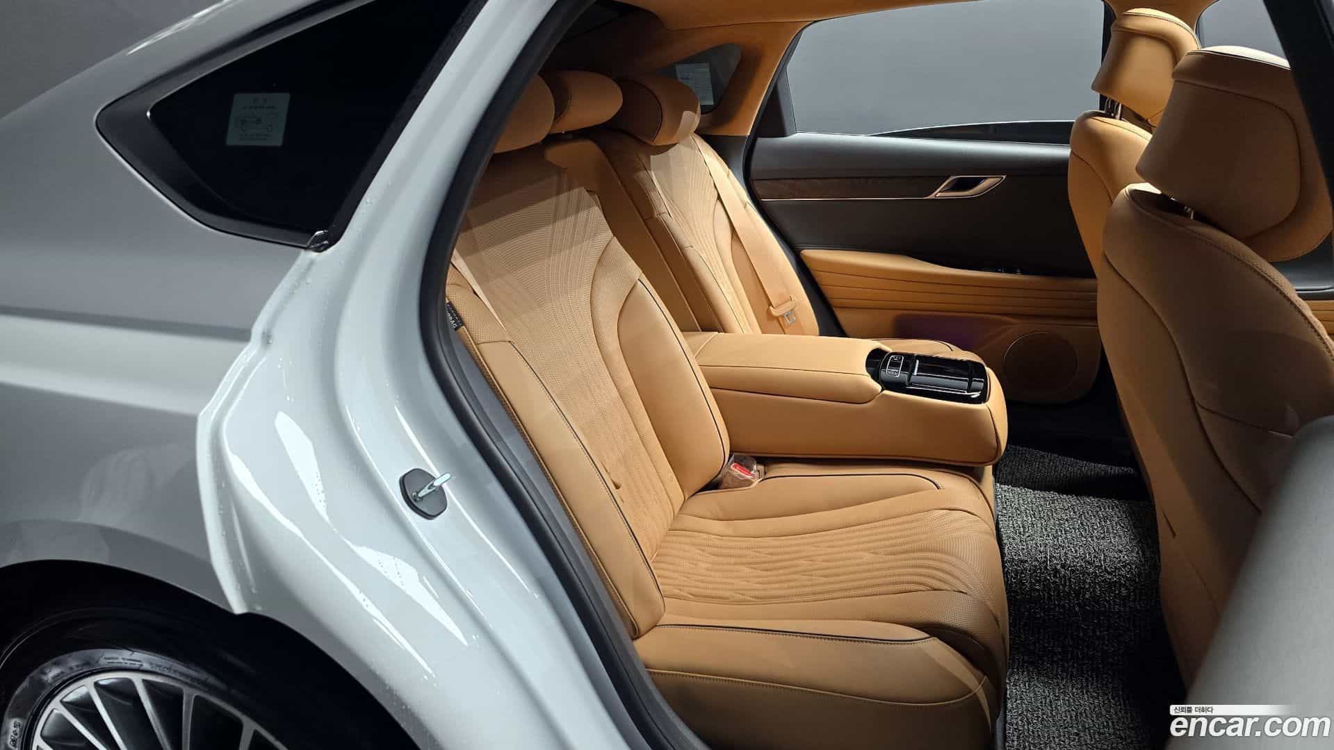 G80 Genesis 2023.1-INNER-036