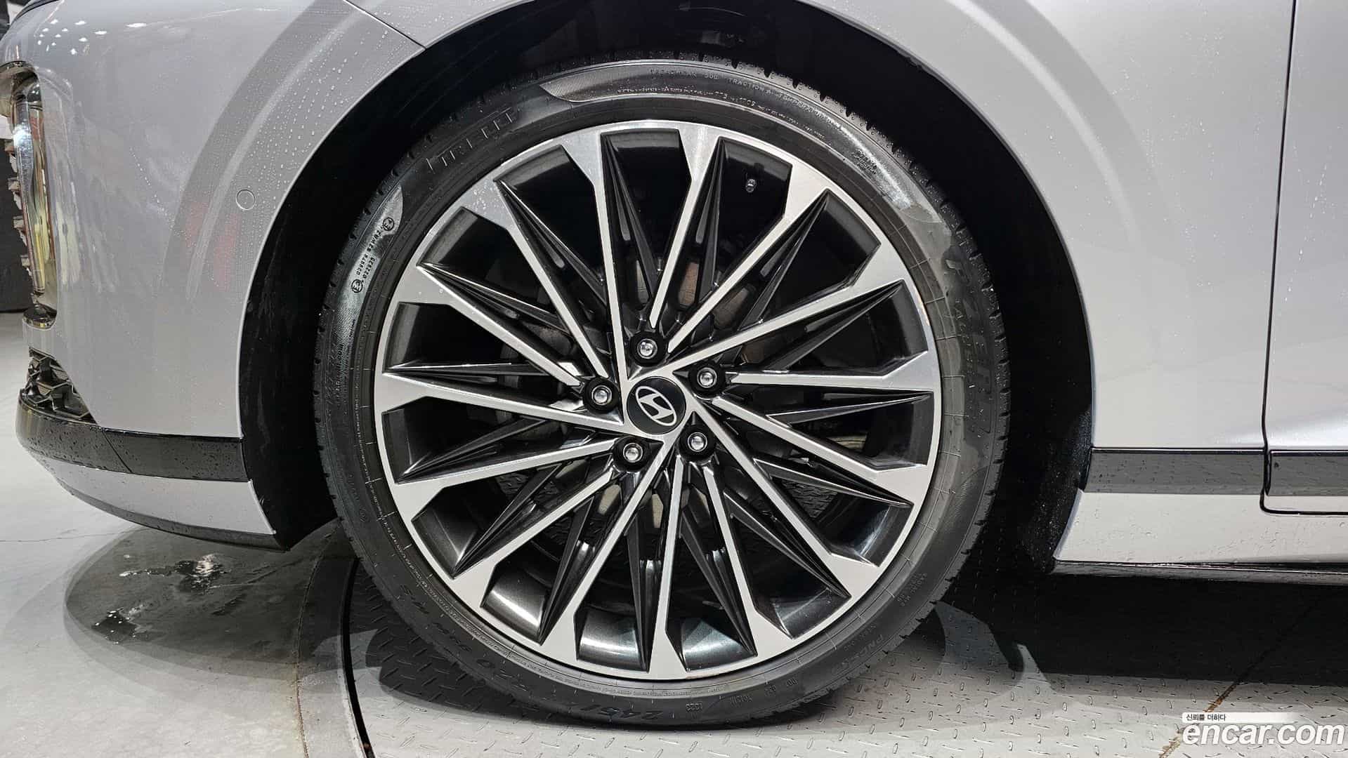 Grandeur Hyundai 2023.11-OUTER-005