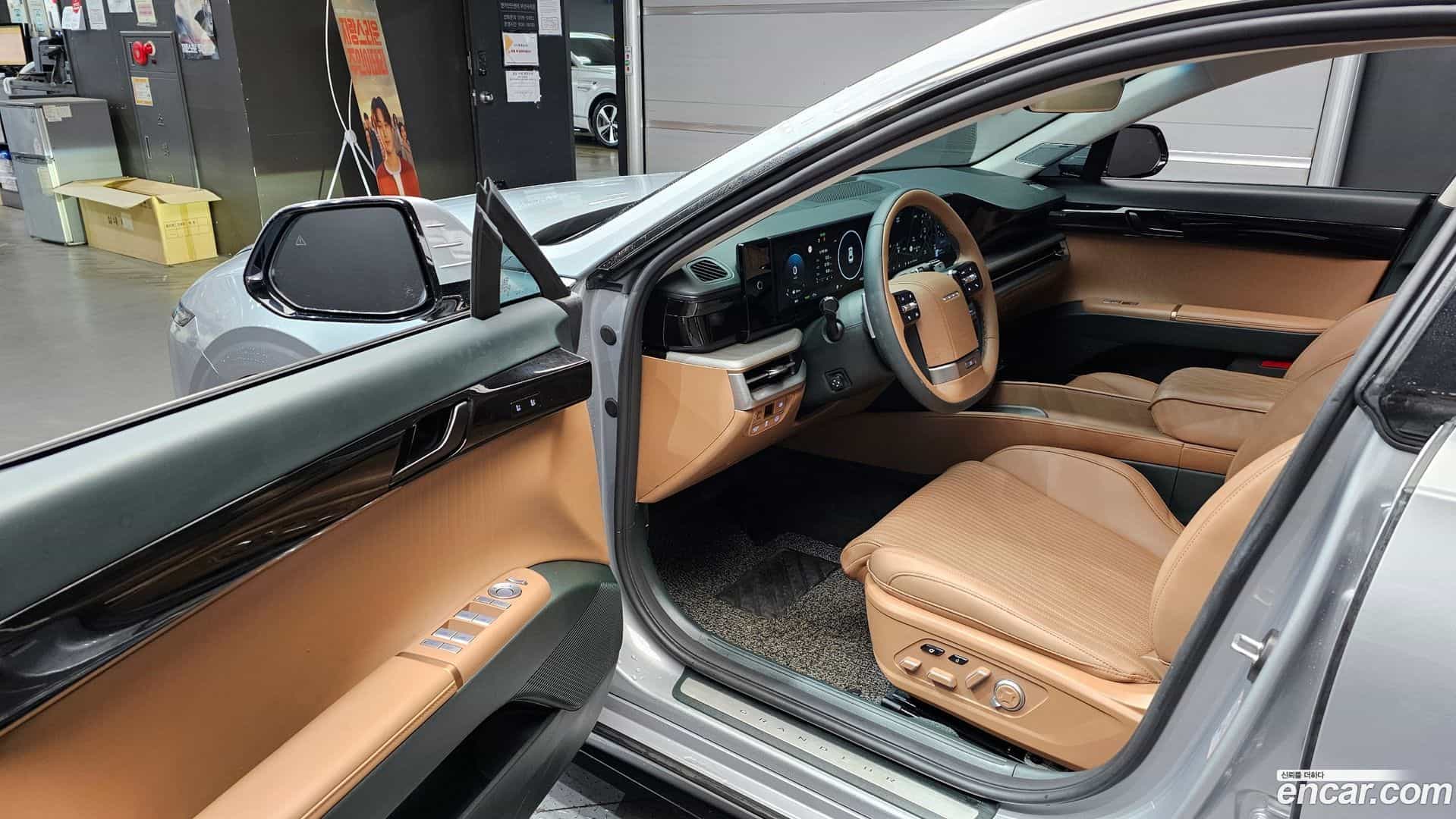 Grandeur Hyundai 2023.11-INNER-010
