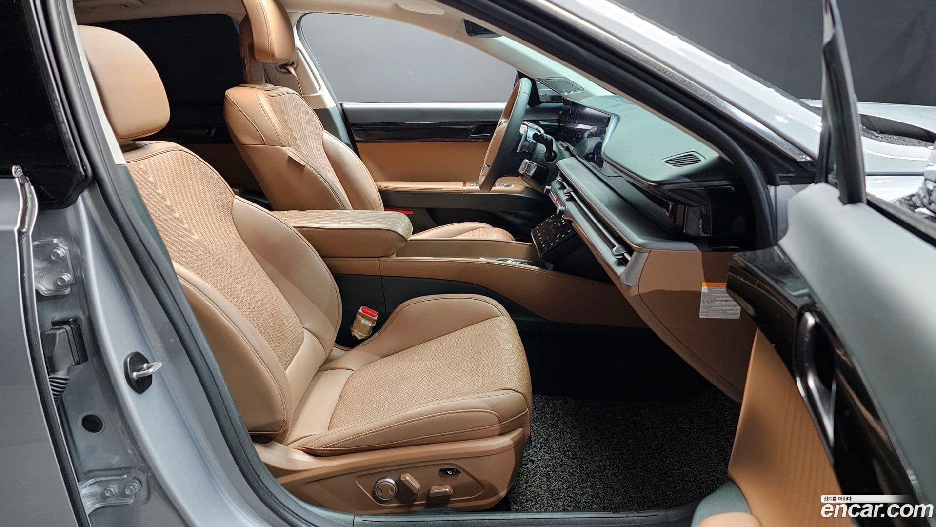 Main__Slider__Photo:Grandeur Hyundai 2023.11-10