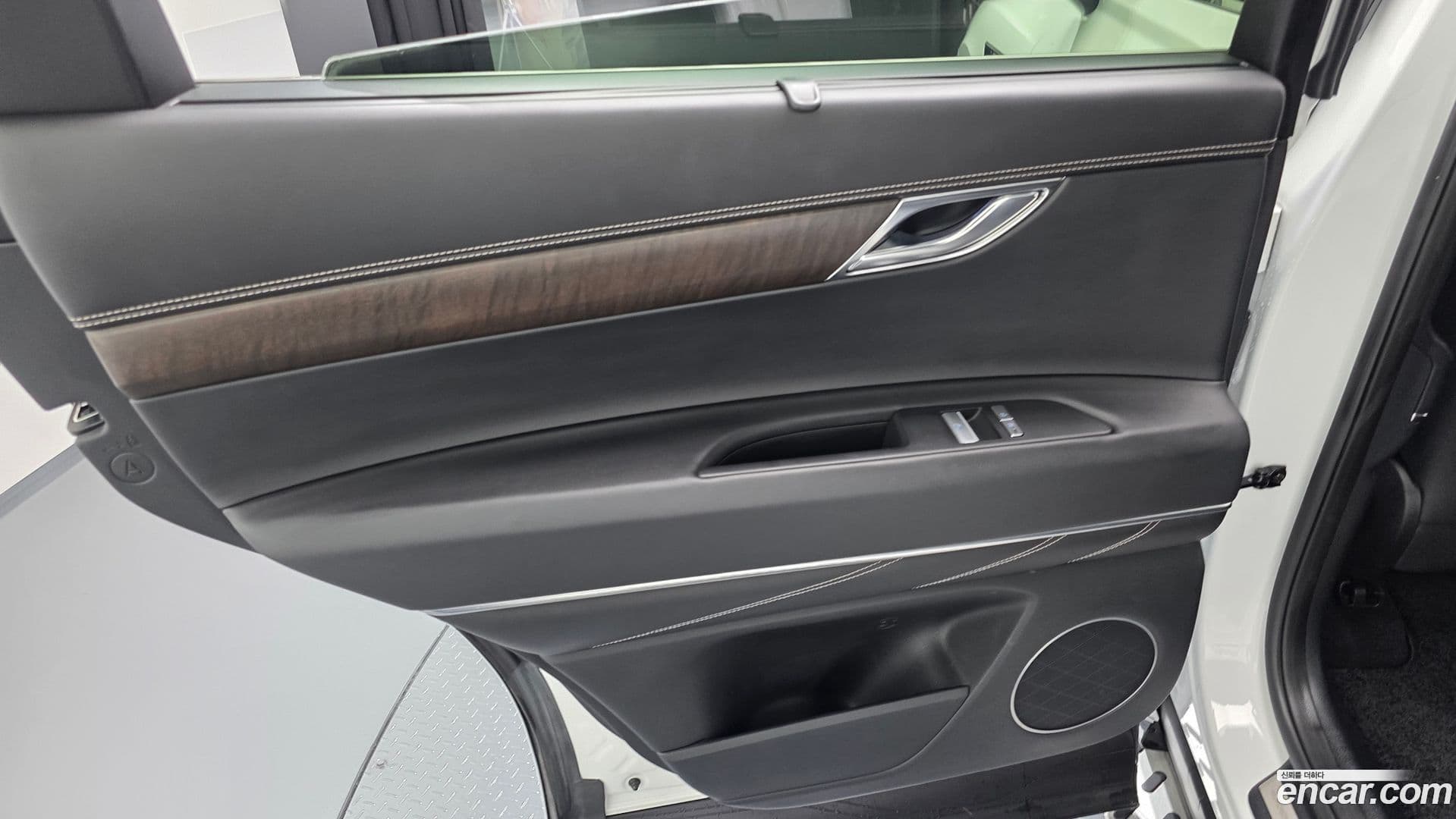 Main__Slider__Photo:GV80 Genesis 2023.6-25