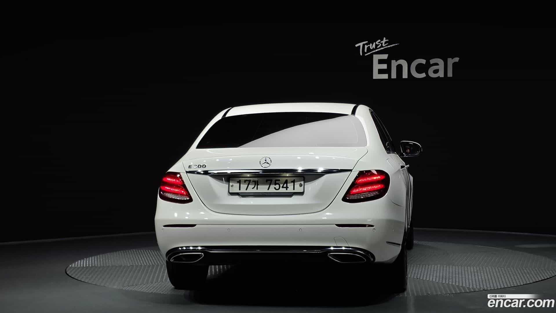 E-Class Mercedes-Benz 2017.9-OUTER-004