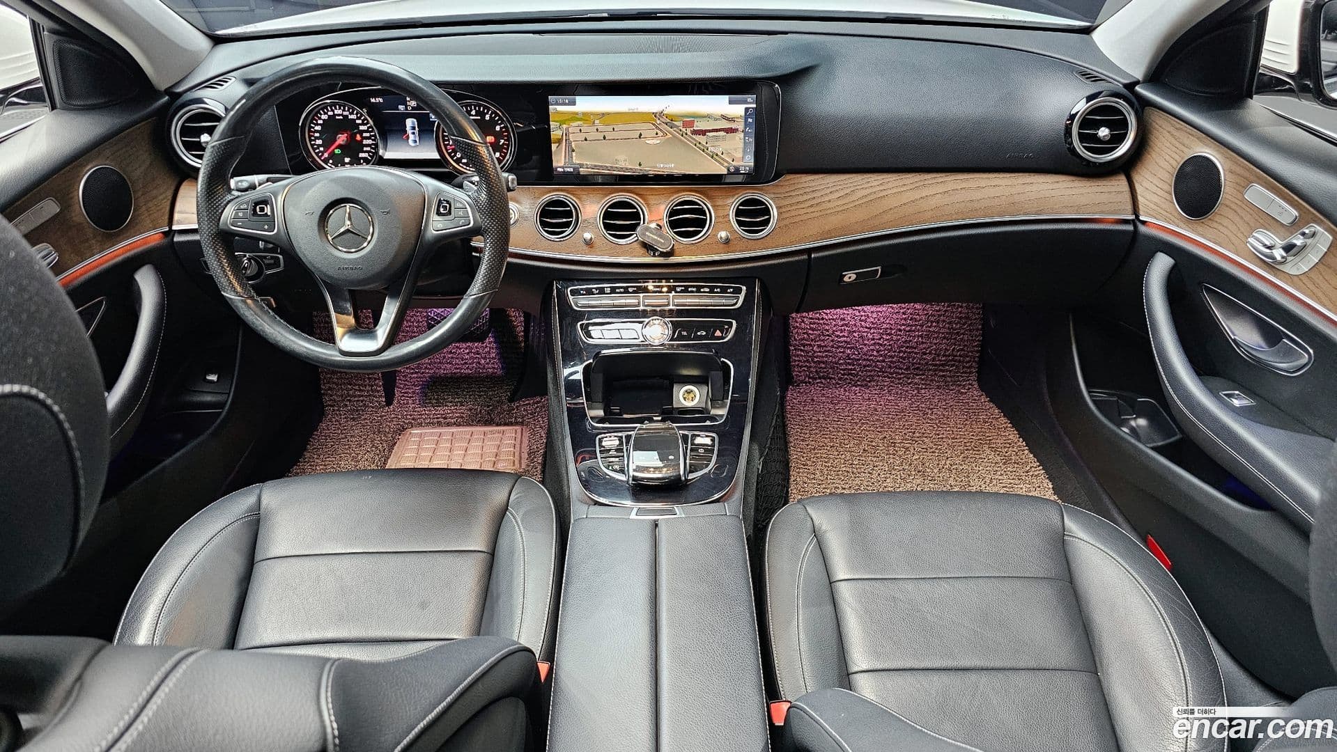 Main__Slider__Photo:E-Class Mercedes-Benz 2017.9-6