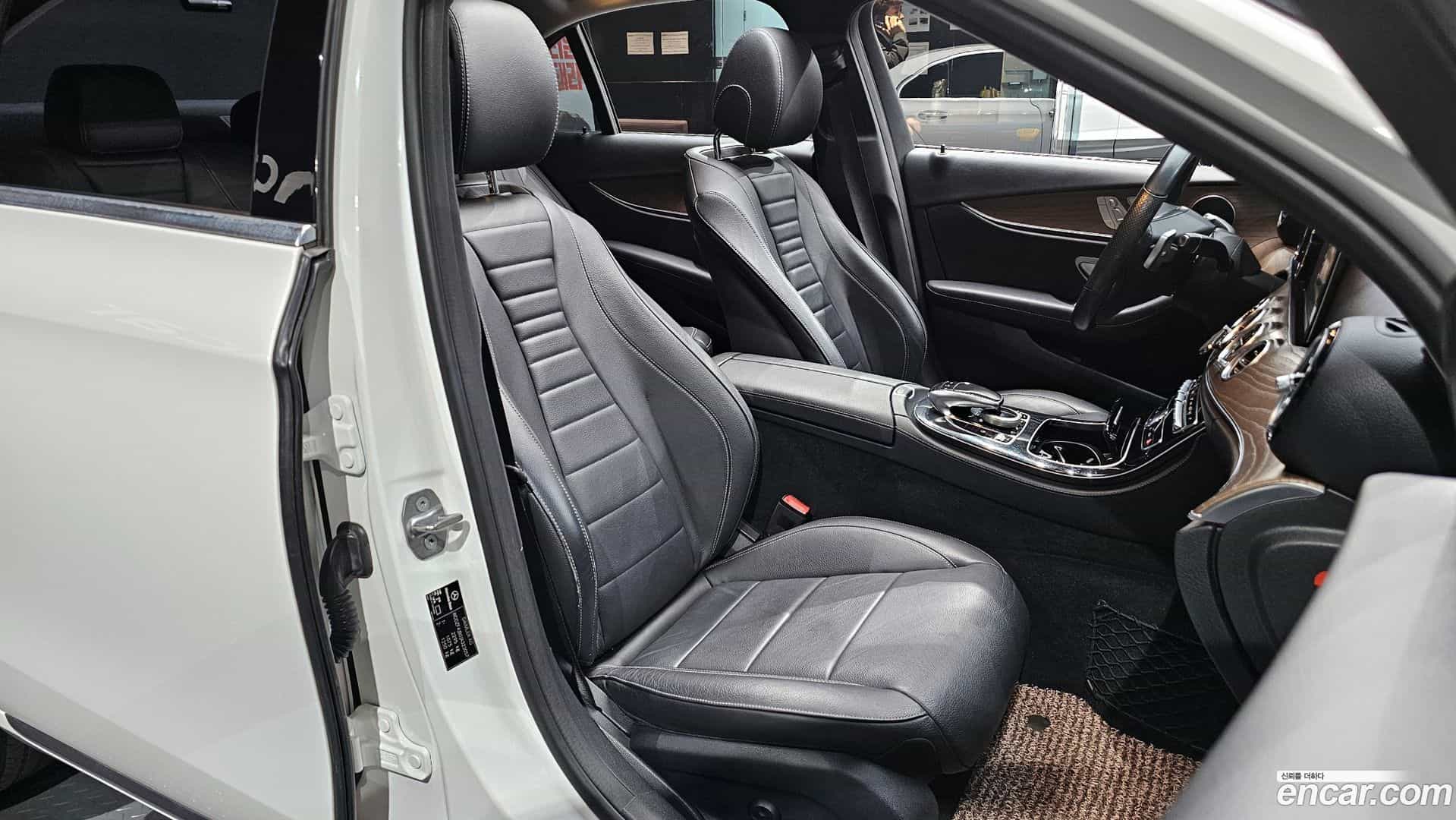 E-Class Mercedes-Benz 2017.9-OPTION-015