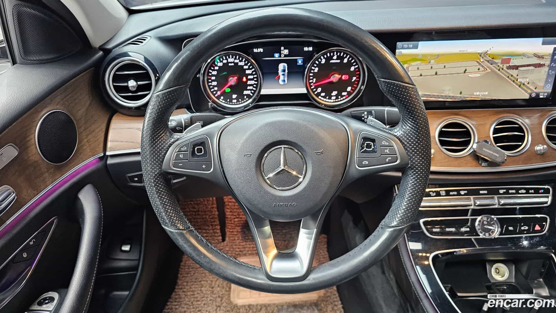 E-Class Mercedes-Benz 2017.9-OPTION-017