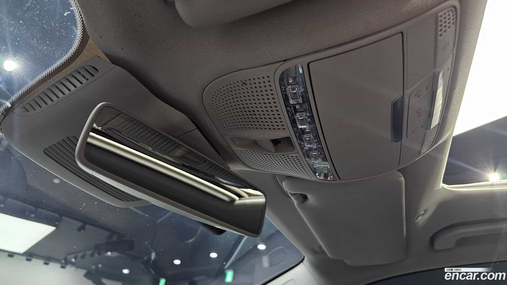 E-Class Mercedes-Benz 2017.9-OPTION-018