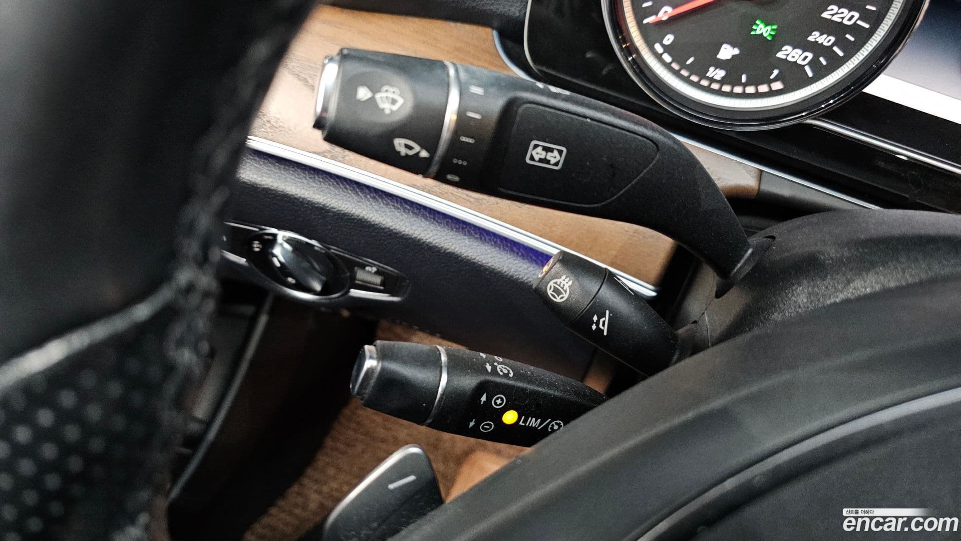 Main__Slider__Photo:E-Class Mercedes-Benz 2017.9-18