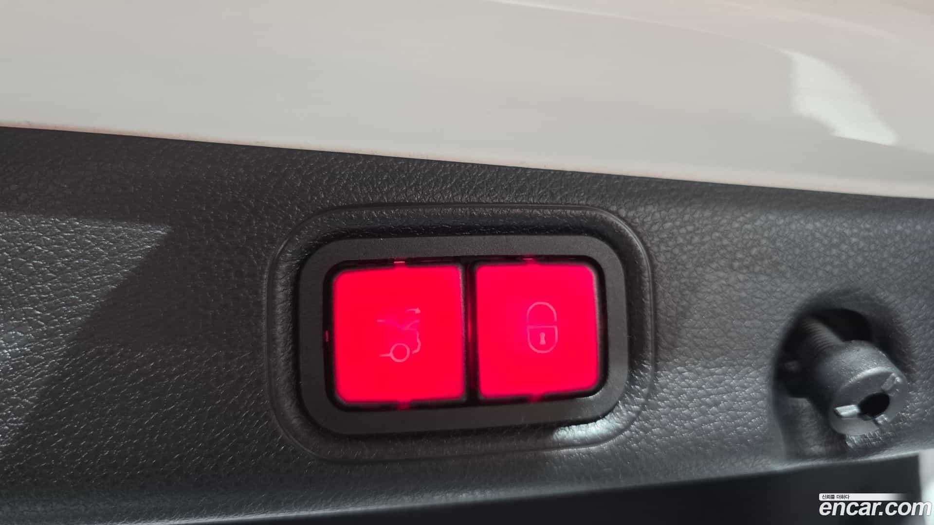 E-Class Mercedes-Benz 2017.9-OPTION-024