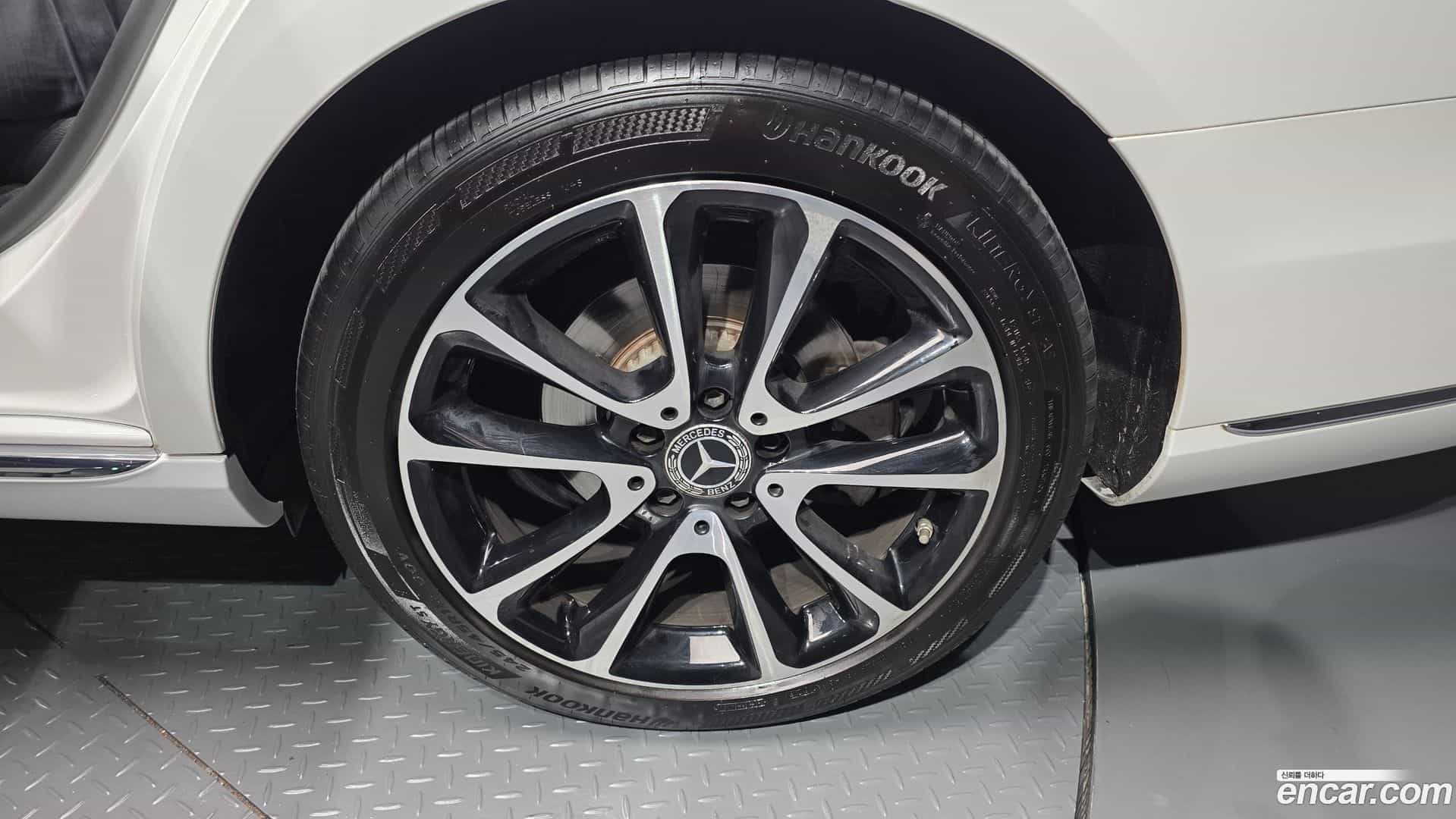 E-Class Mercedes-Benz 2017.9-OUTER-031