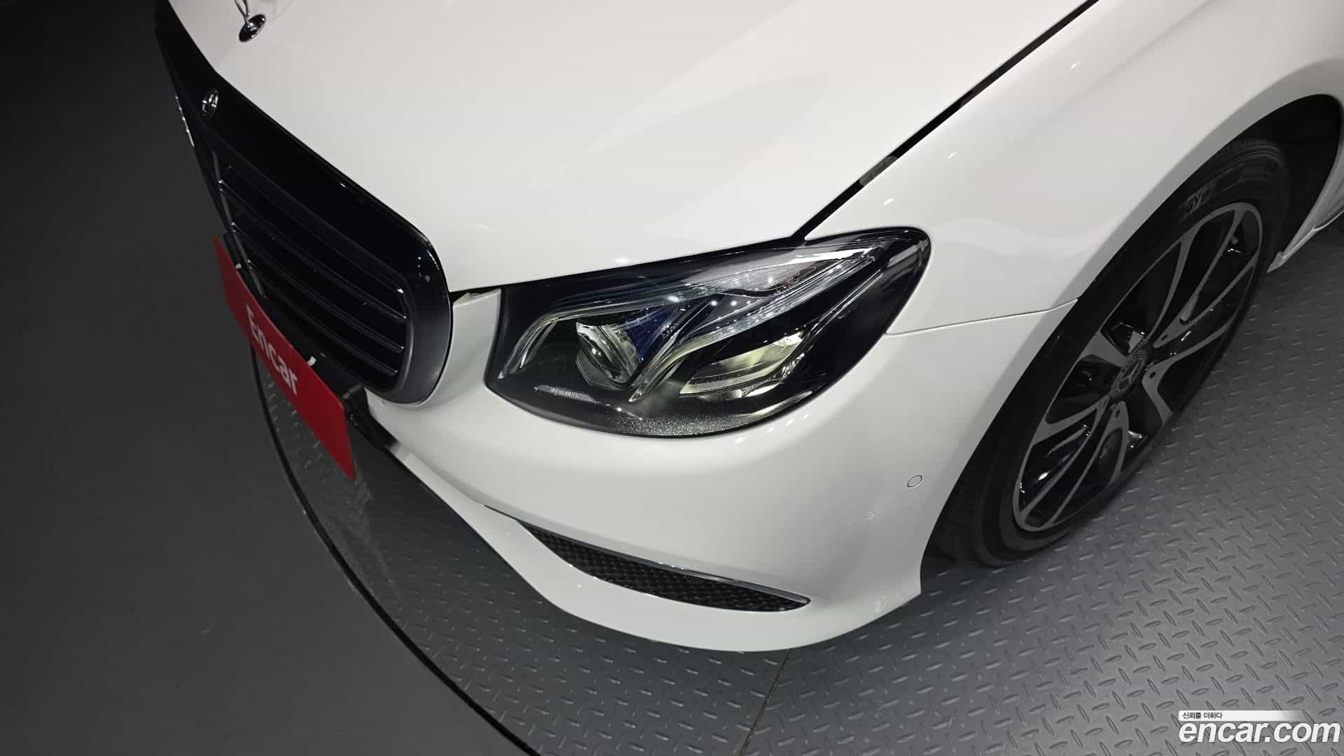 E-Class Mercedes-Benz 2017.9-OUTER-032
