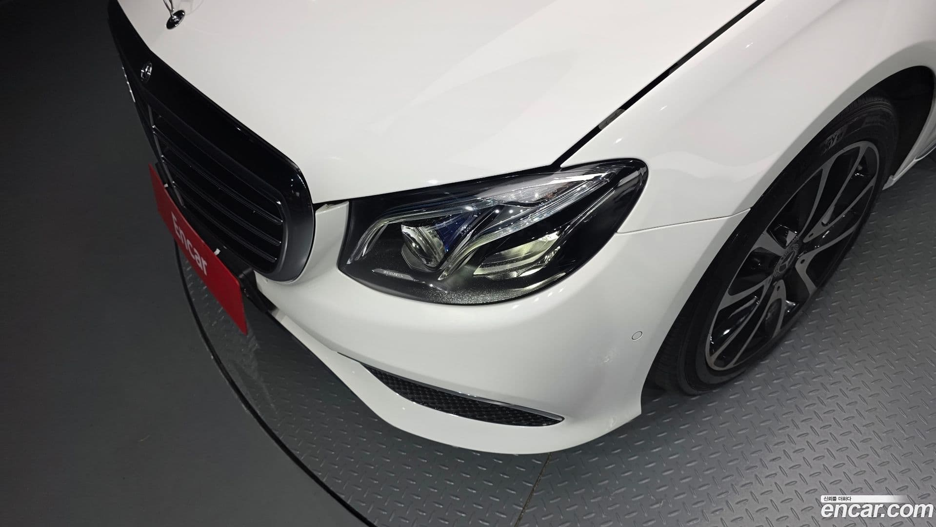 Main__Slider__Photo:E-Class Mercedes-Benz 2017.9-21