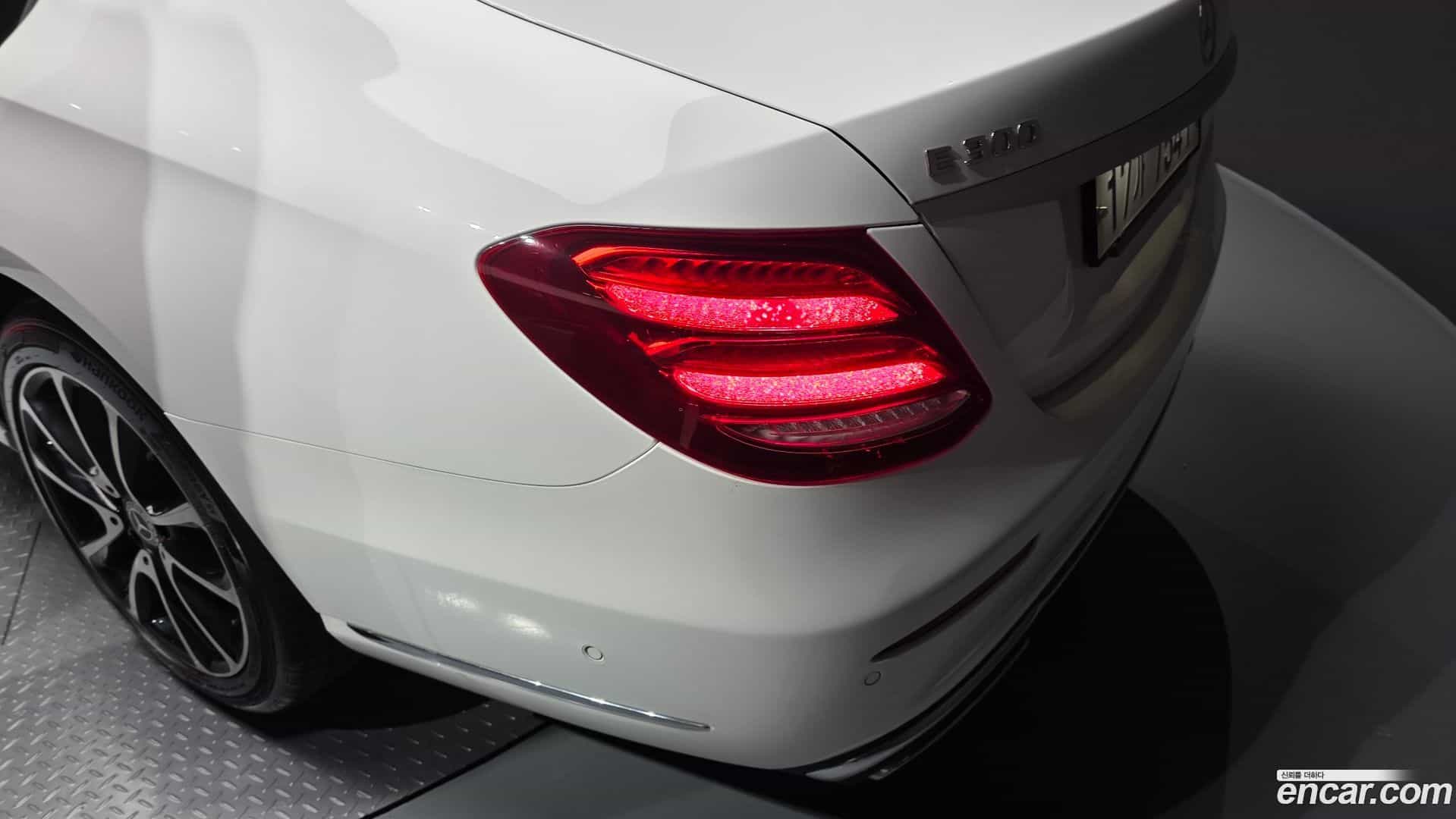 E-Class Mercedes-Benz 2017.9-OUTER-033