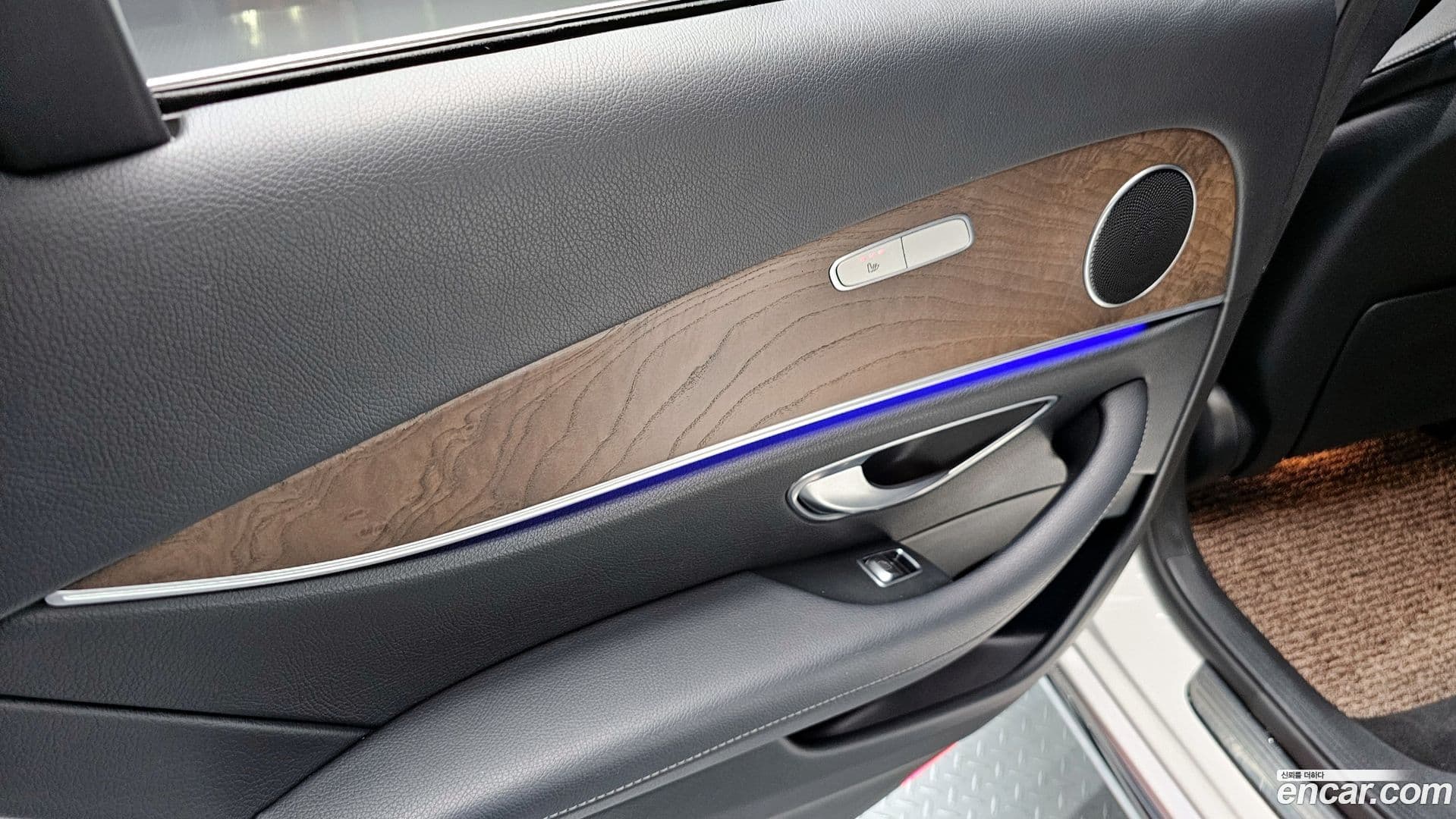 Main__Slider__Photo:E-Class Mercedes-Benz 2017.9-24
